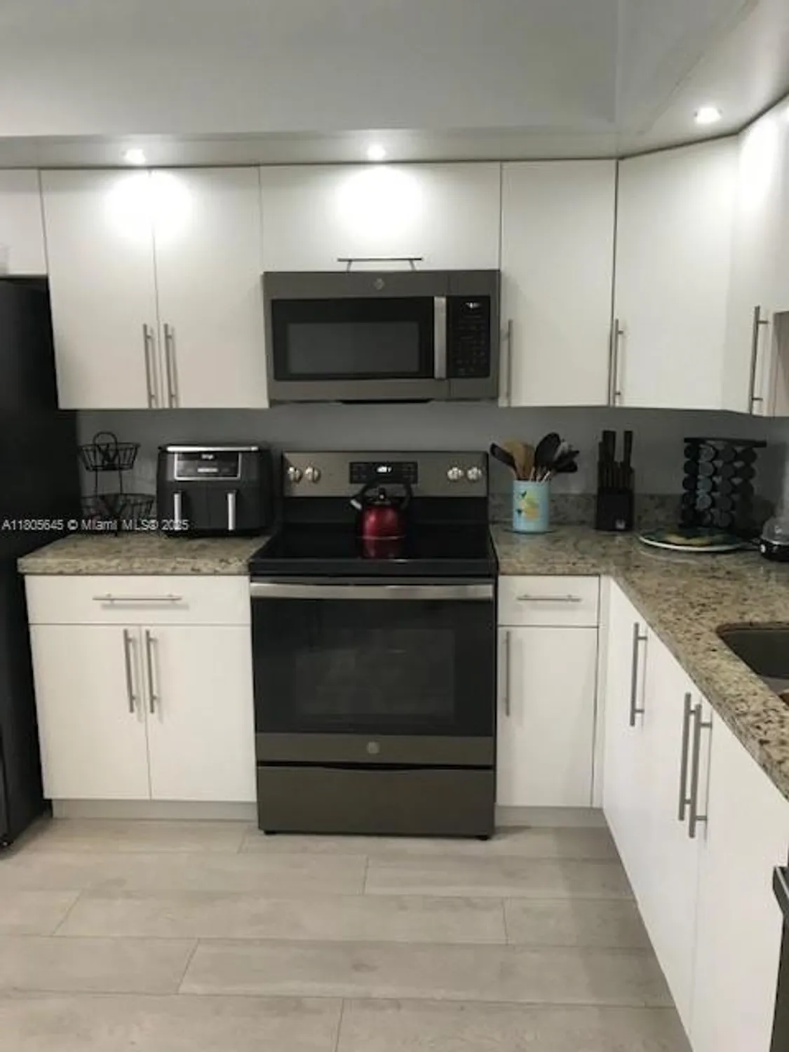 Property Slideshow image 12 of 24 | 12500 sw 5th ct 210m, Pembroke Pines, FL, 33027