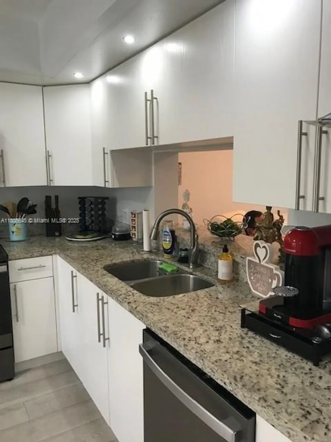 Property Slideshow image 13 of 24 | 12500 sw 5th ct 210m, Pembroke Pines, FL, 33027