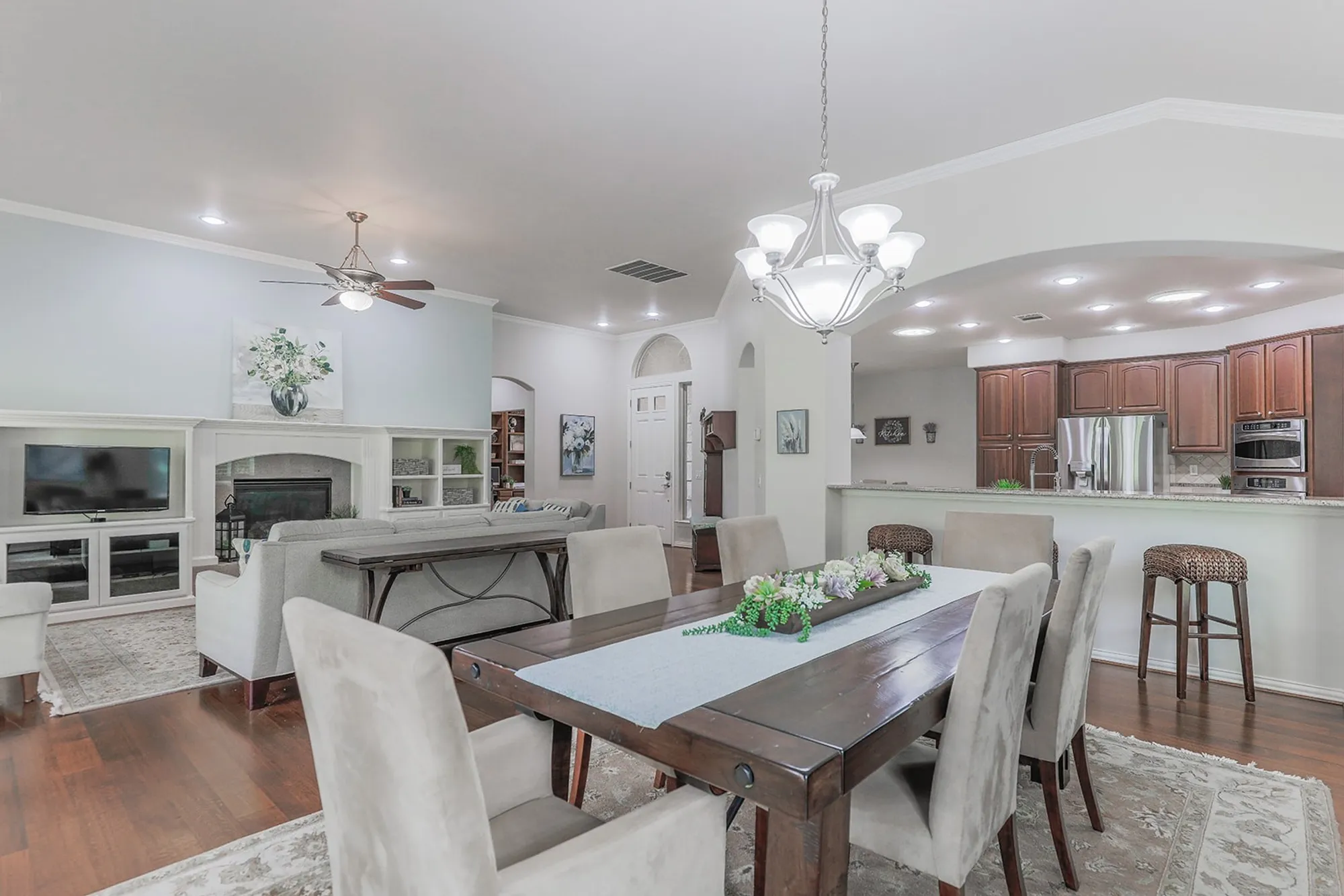 Property Slideshow image 14 of 38 | 11109 la jolla way, Denton, TX, 76207