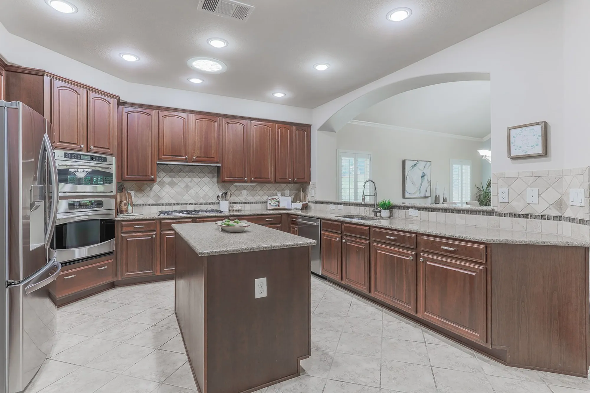 Property Slideshow image 17 of 38 | 11109 la jolla way, Denton, TX, 76207