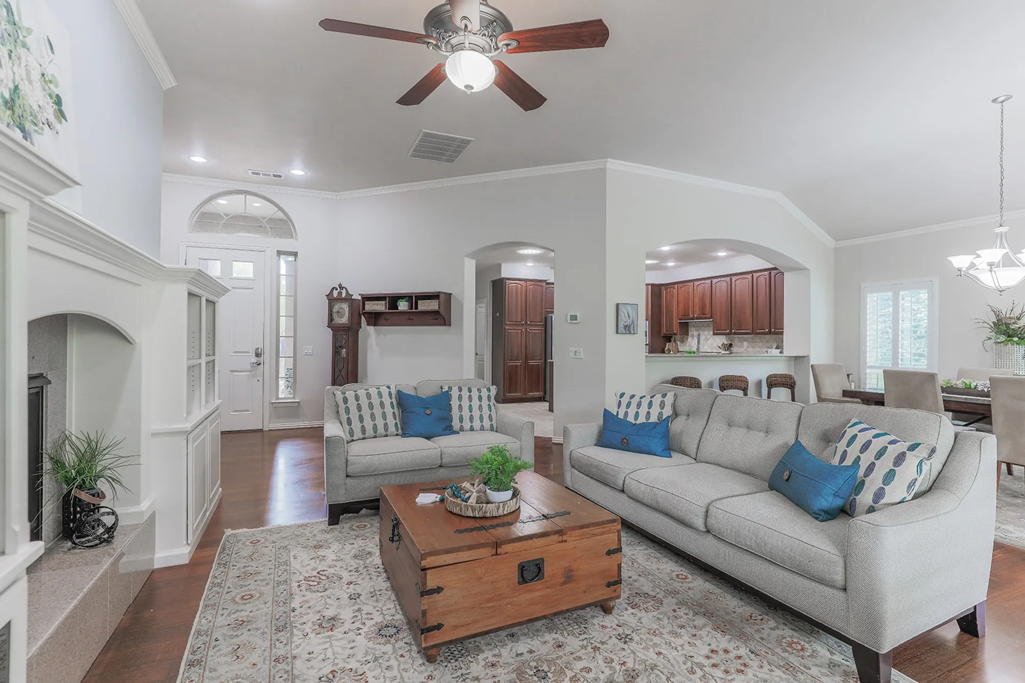 Property Slideshow image 10 of 38 | 11109 la jolla way, Denton, TX, 76207