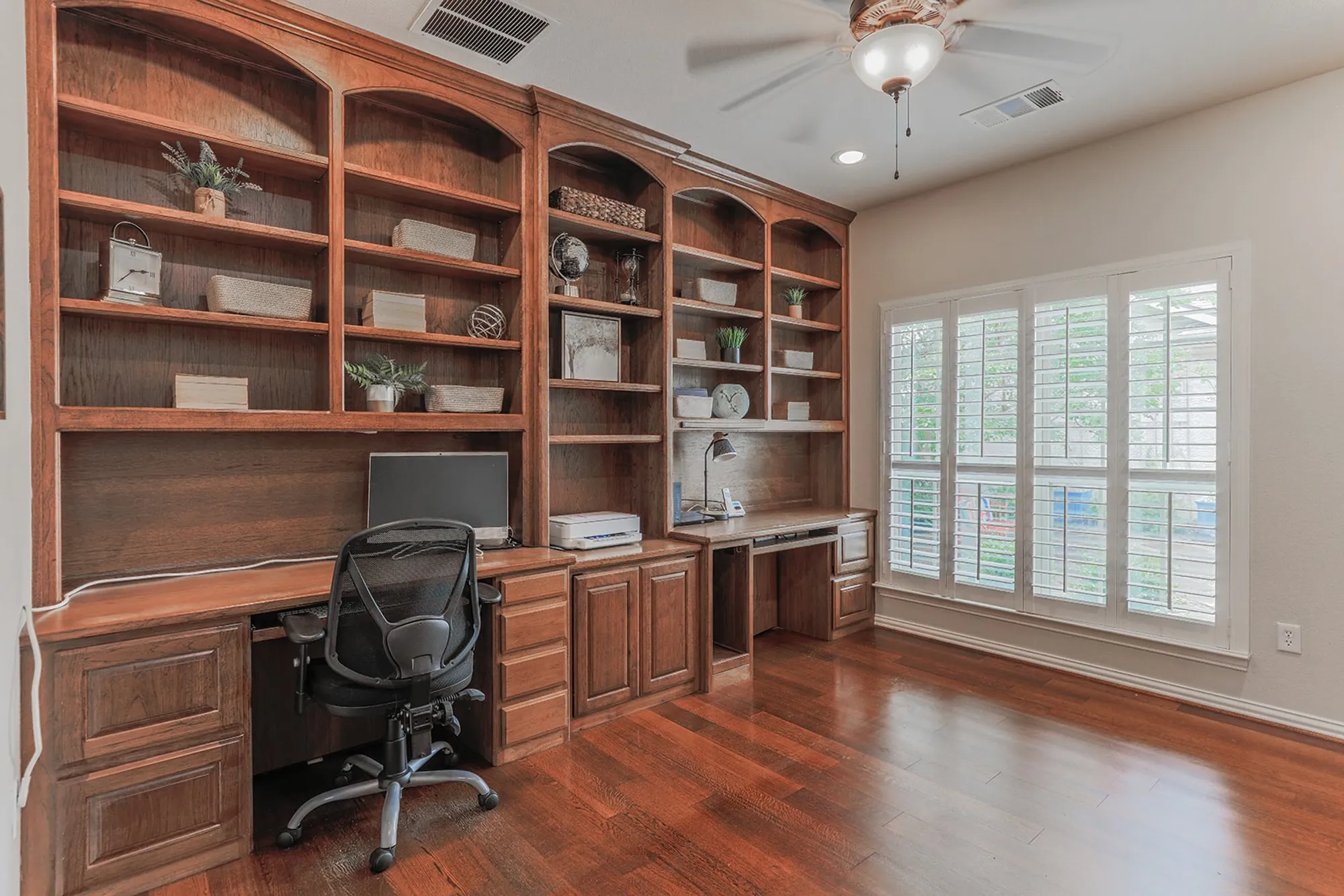 Property Slideshow image 21 of 38 | 11109 la jolla way, Denton, TX, 76207