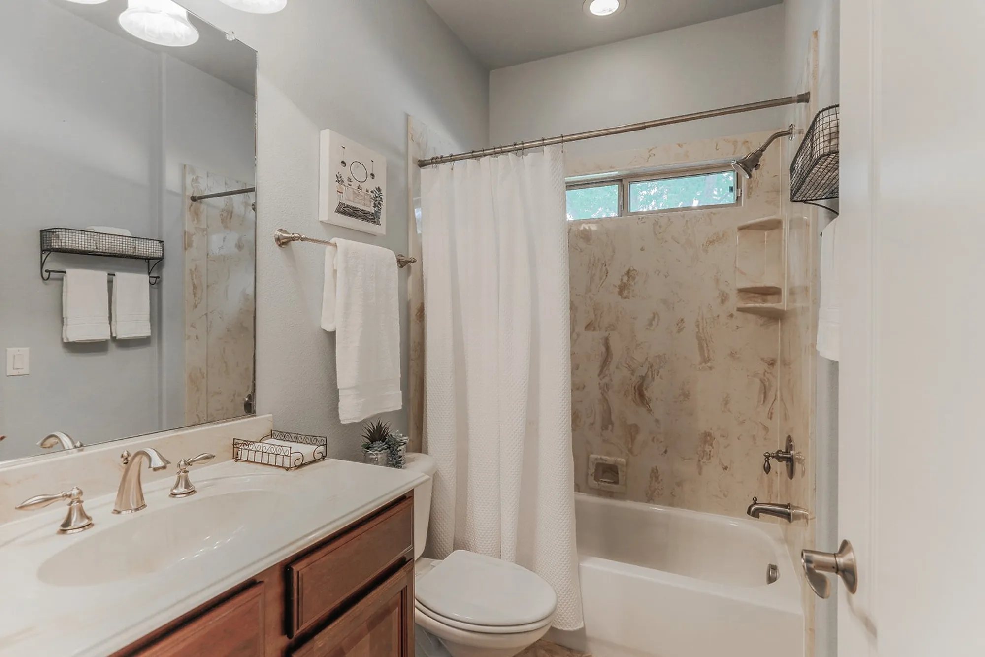 Property Slideshow image 31 of 38 | 11109 la jolla way, Denton, TX, 76207
