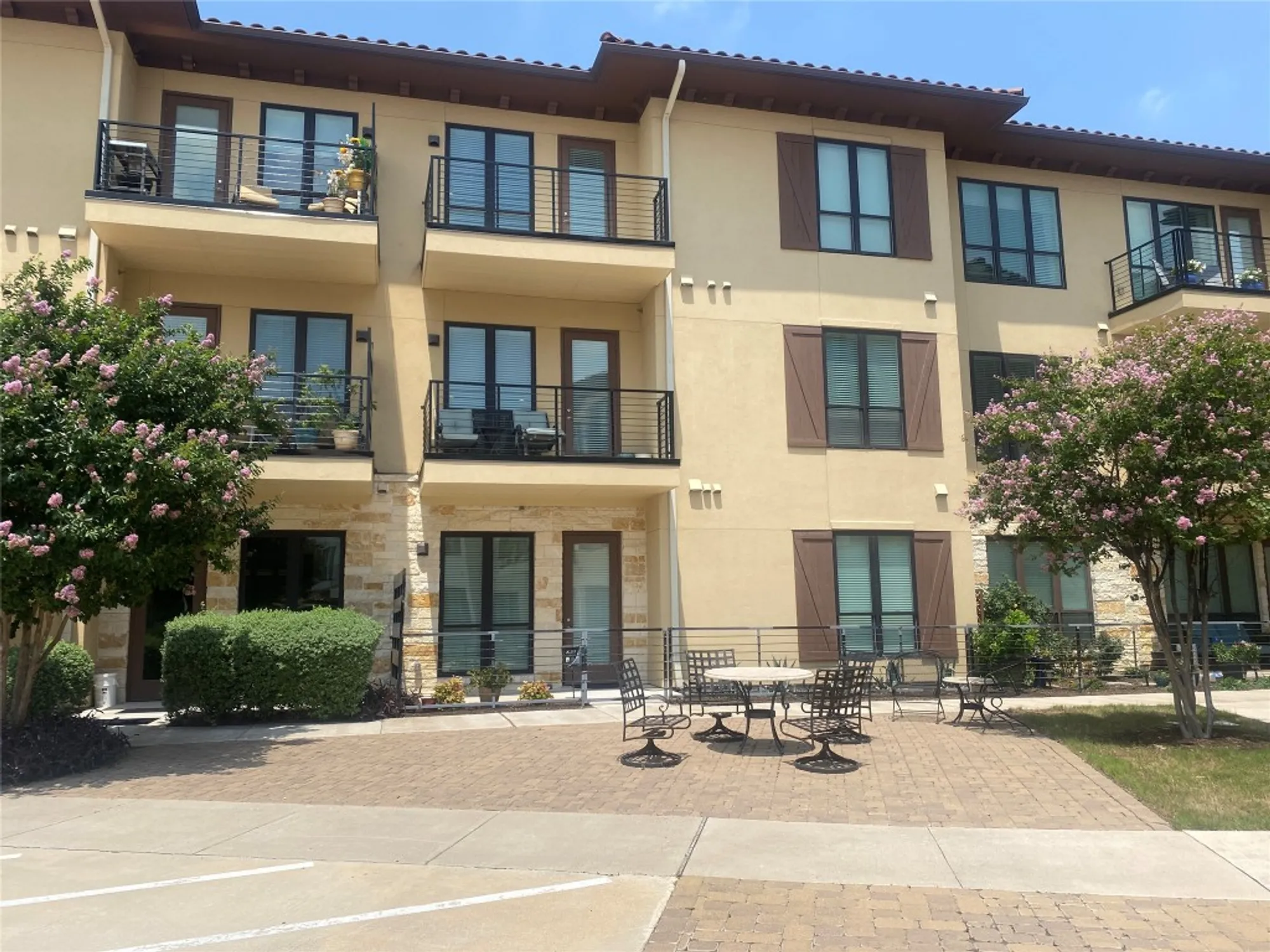 Property Slideshow image 2 of 20 | 104 bella toscana ave apt 2106, Lakeway, TX, 78734