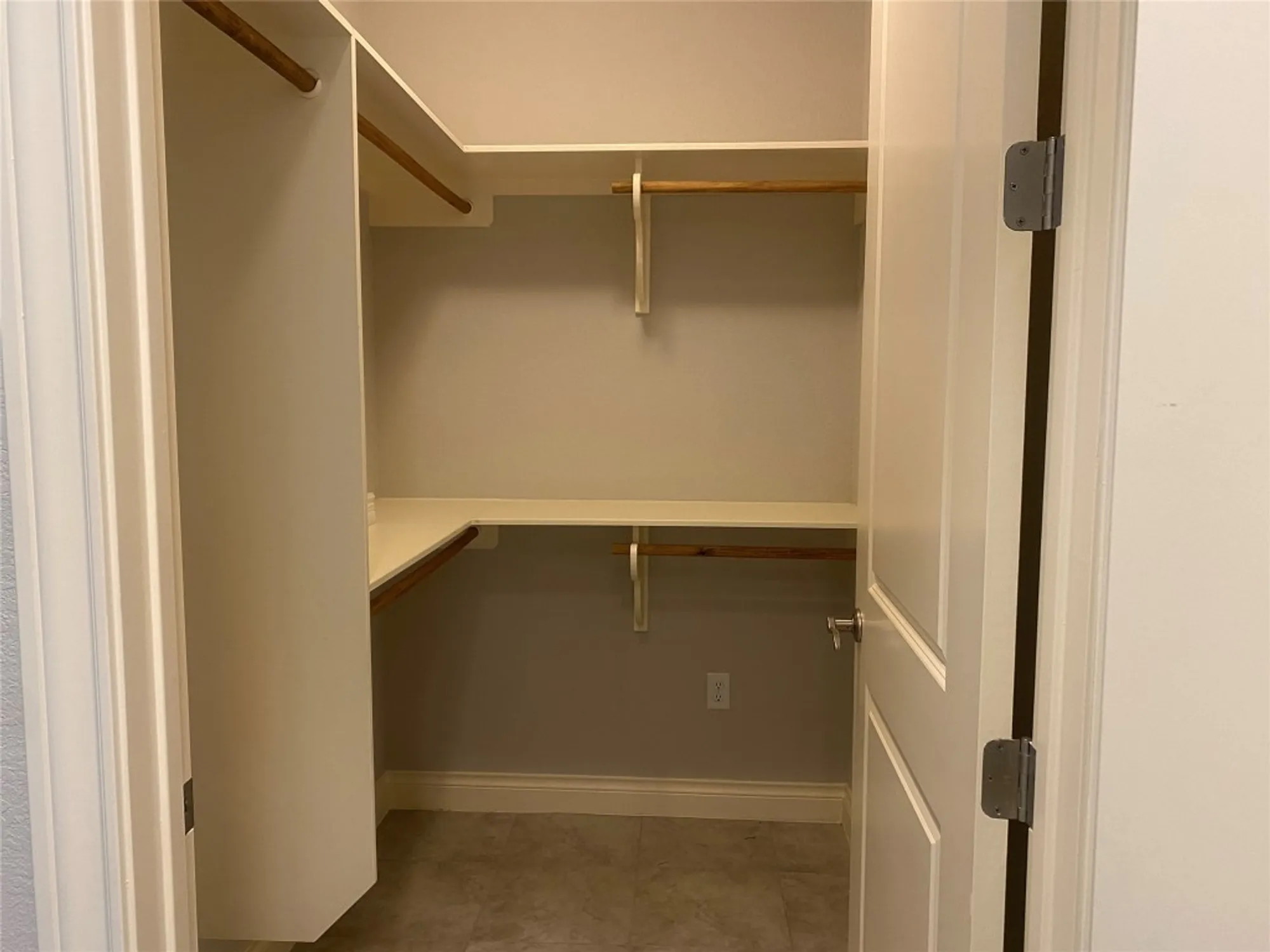 Property Slideshow image 5 of 20 | 104 bella toscana ave apt 2106, Lakeway, TX, 78734