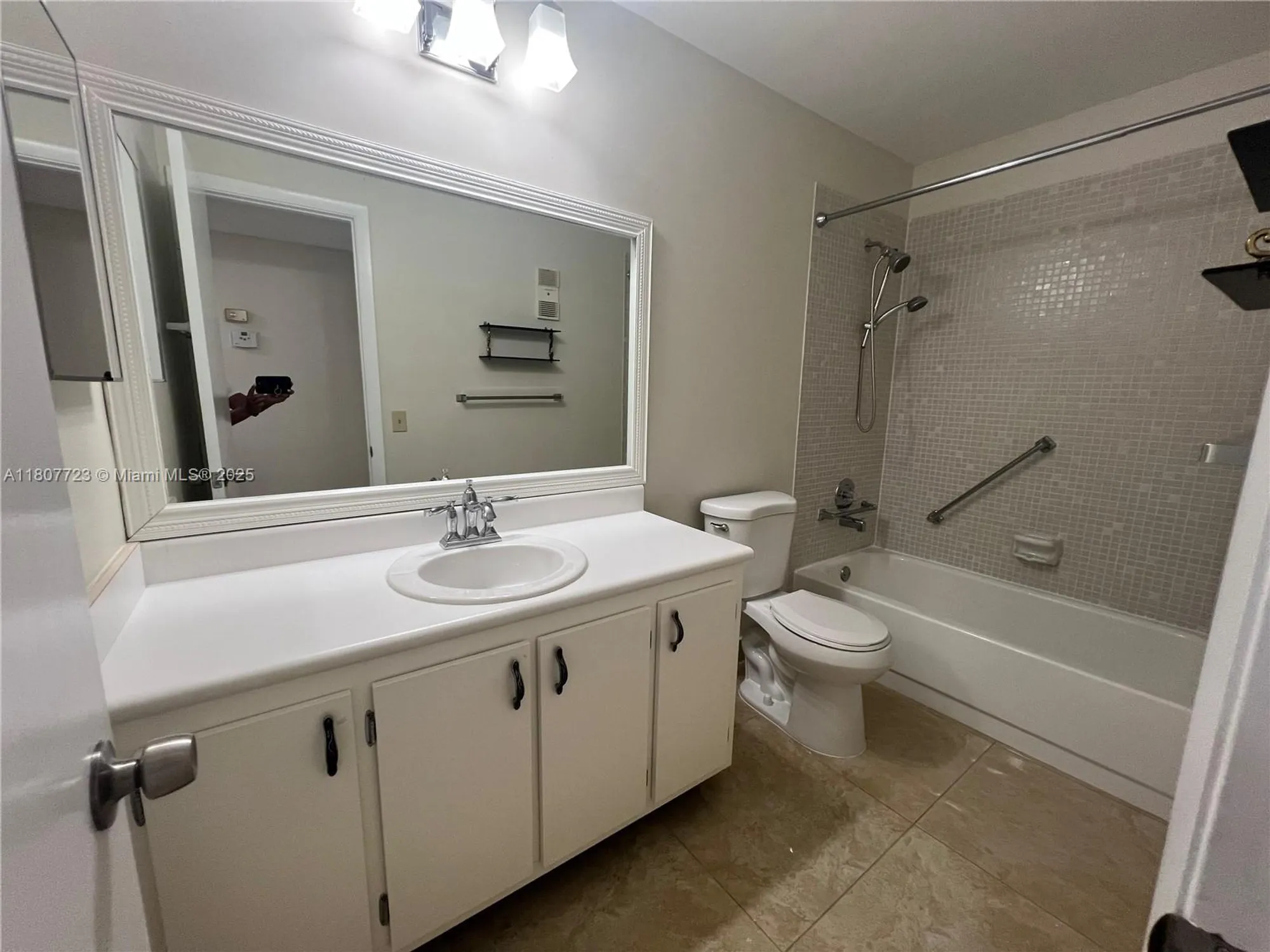 Property Slideshow image 18 of 31 | 9873 n belfort cir 215, Tamarac, FL, 33321