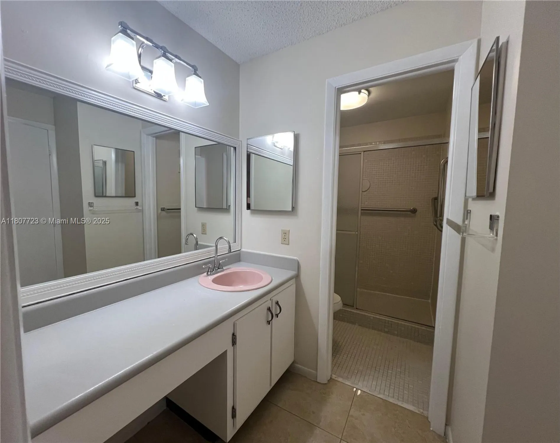 Property Slideshow image 12 of 31 | 9873 n belfort cir 215, Tamarac, FL, 33321