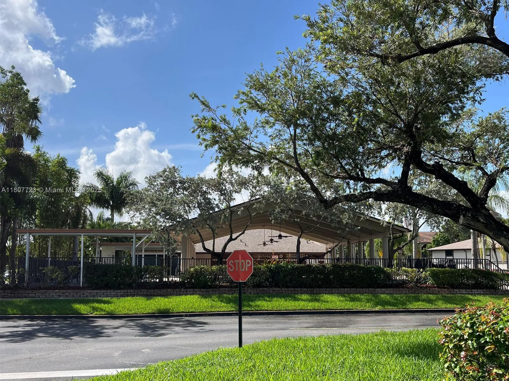 Property Slideshow image 24 of 31 | 9873 n belfort cir 215, Tamarac, FL, 33321