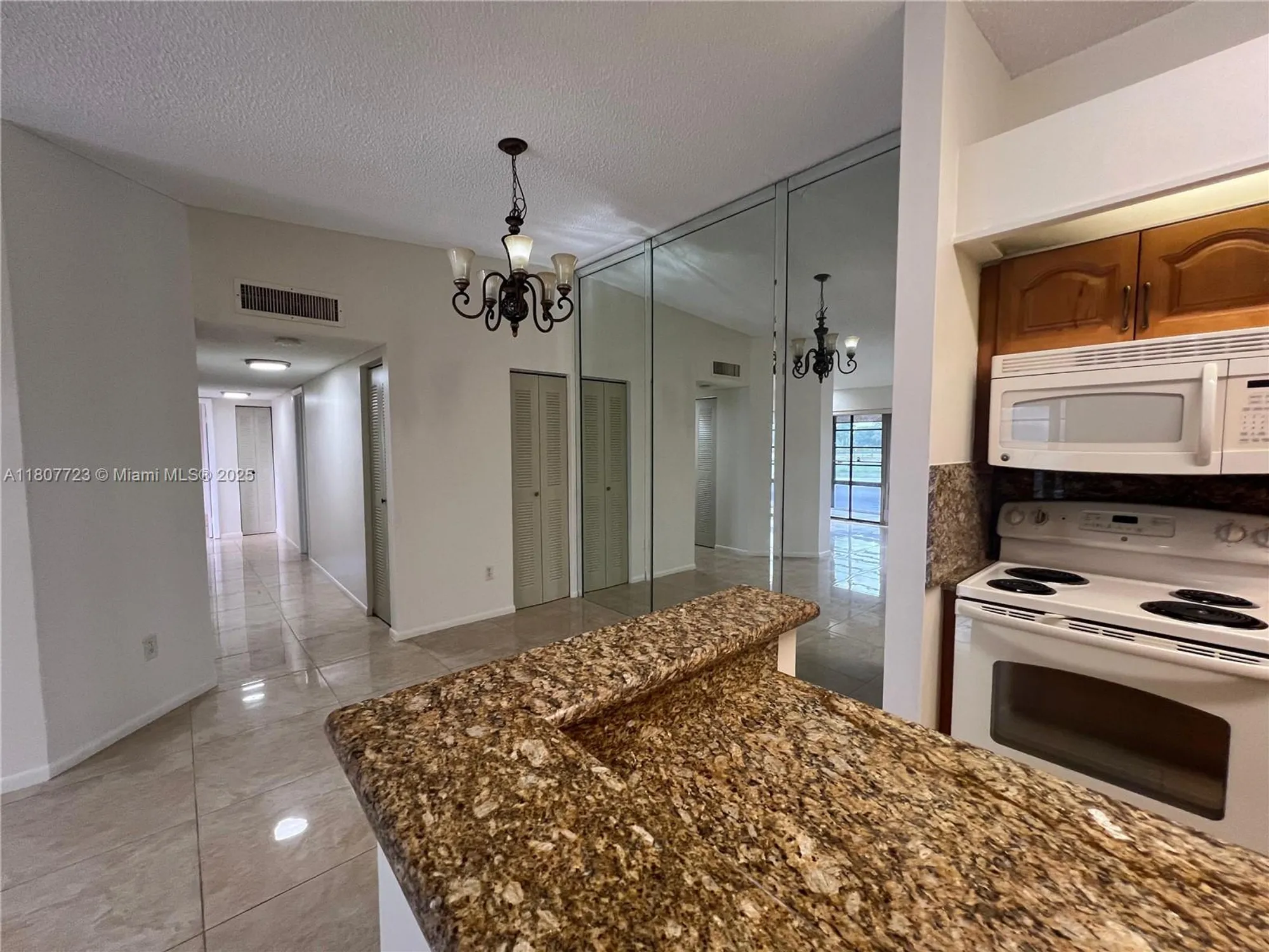 Property Slideshow image 7 of 31 | 9873 n belfort cir 215, Tamarac, FL, 33321