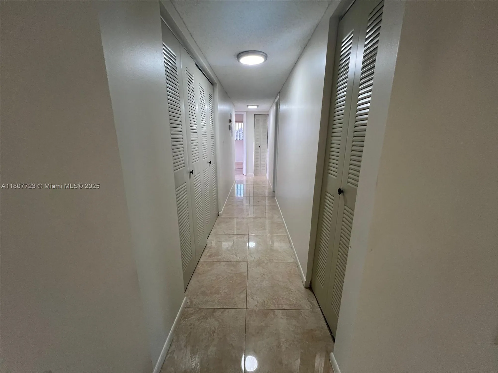Property Slideshow image 9 of 31 | 9873 n belfort cir 215, Tamarac, FL, 33321