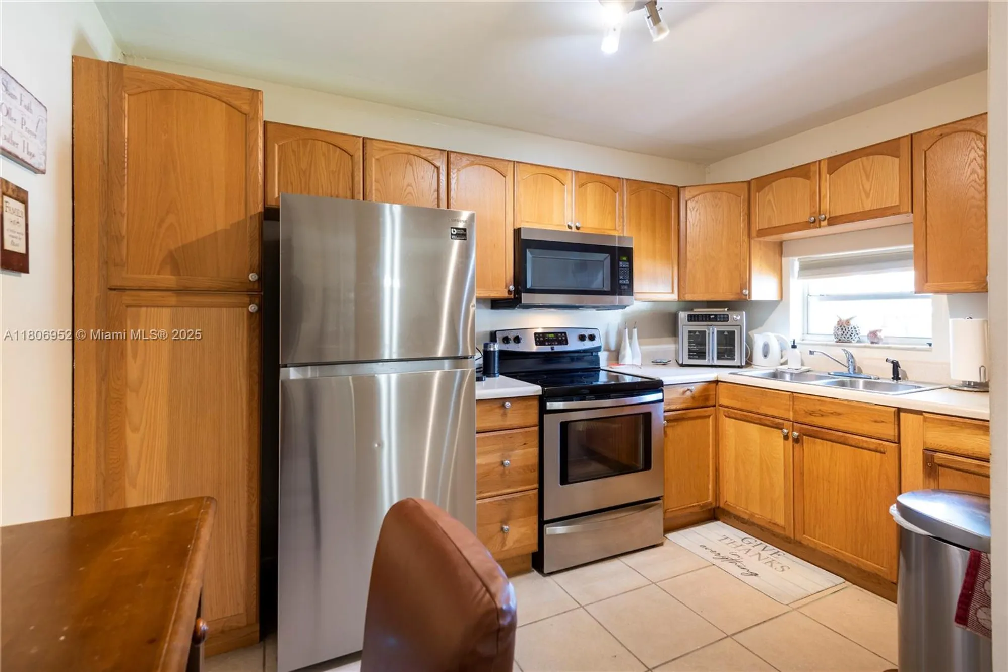 Property Slideshow image 10 of 47 | 9823 s hollybrook lake dr 105, Pembroke Pines, FL, 33025