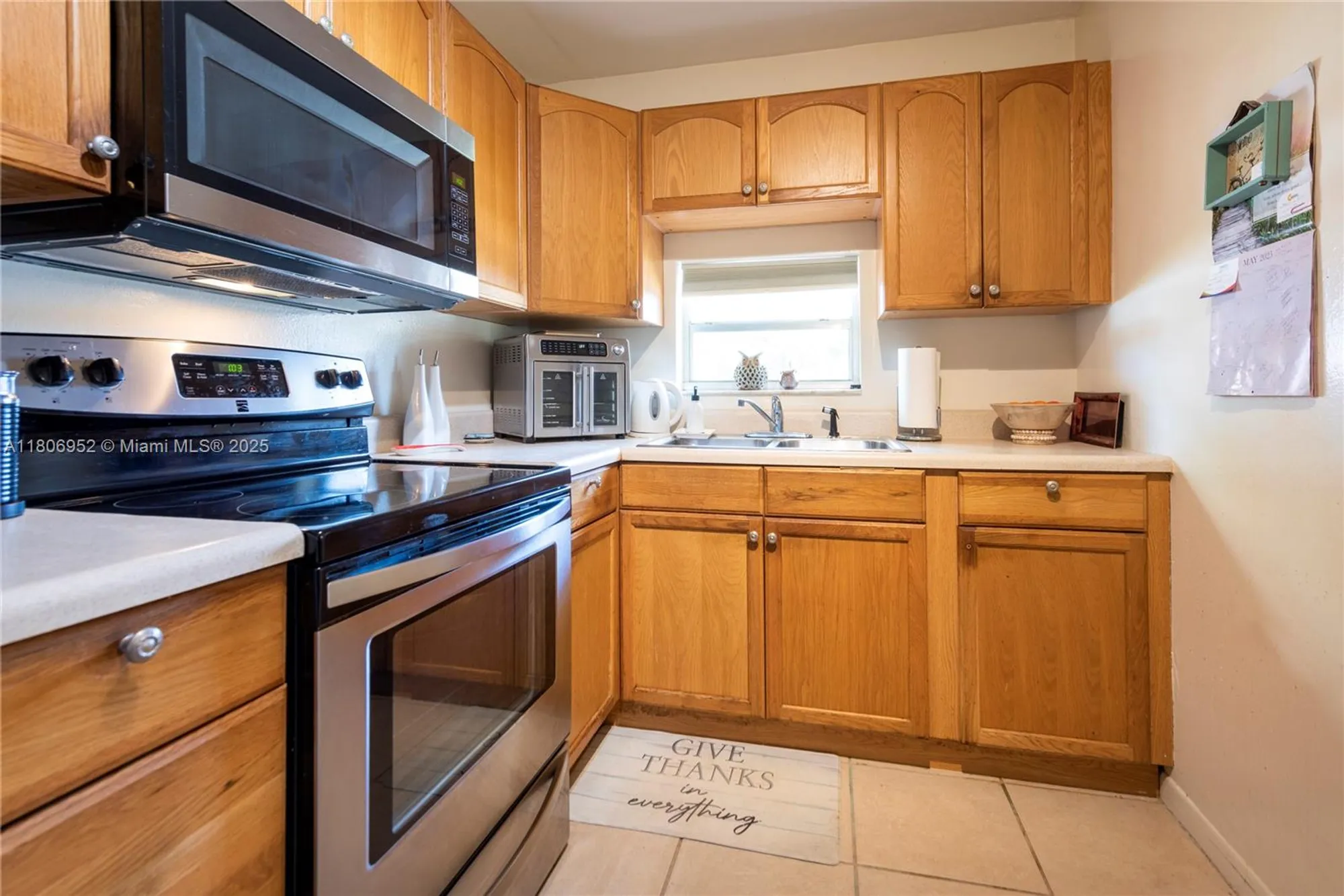 Property Slideshow image 11 of 47 | 9823 s hollybrook lake dr 105, Pembroke Pines, FL, 33025