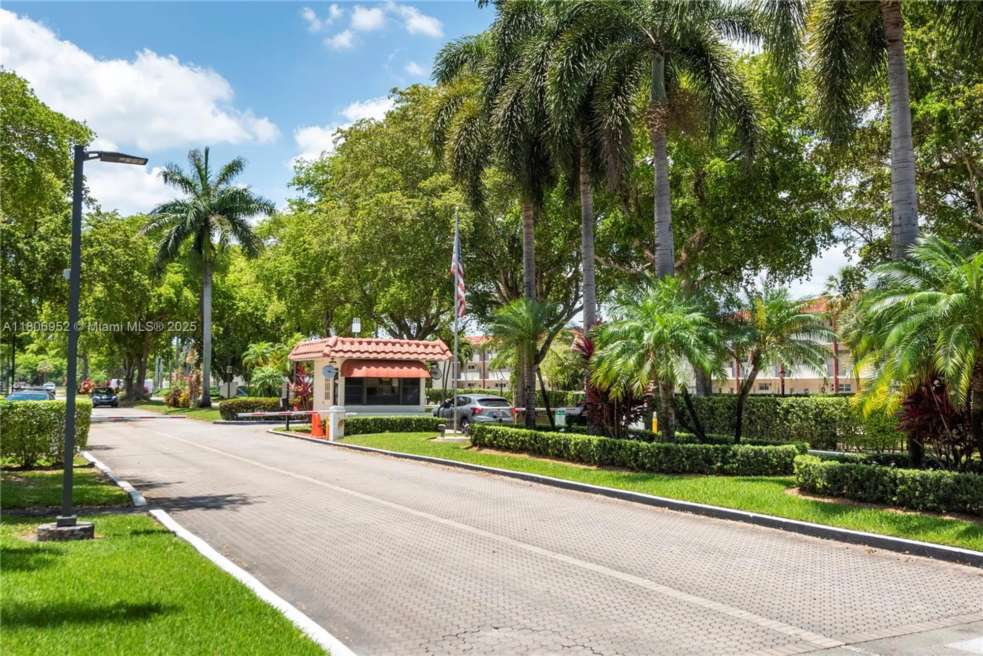 Property Slideshow image 26 of 47 | 9823 s hollybrook lake dr 105, Pembroke Pines, FL, 33025