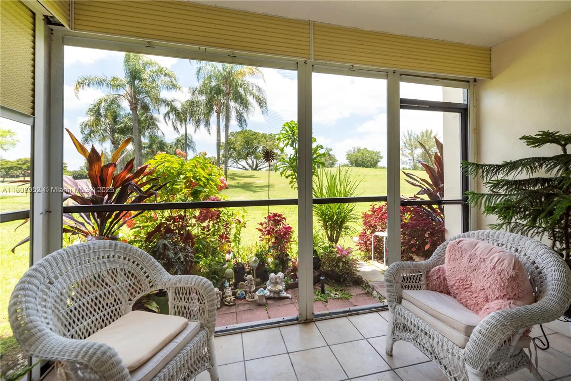 Property Slideshow image 20 of 47 | 9823 s hollybrook lake dr 105, Pembroke Pines, FL, 33025