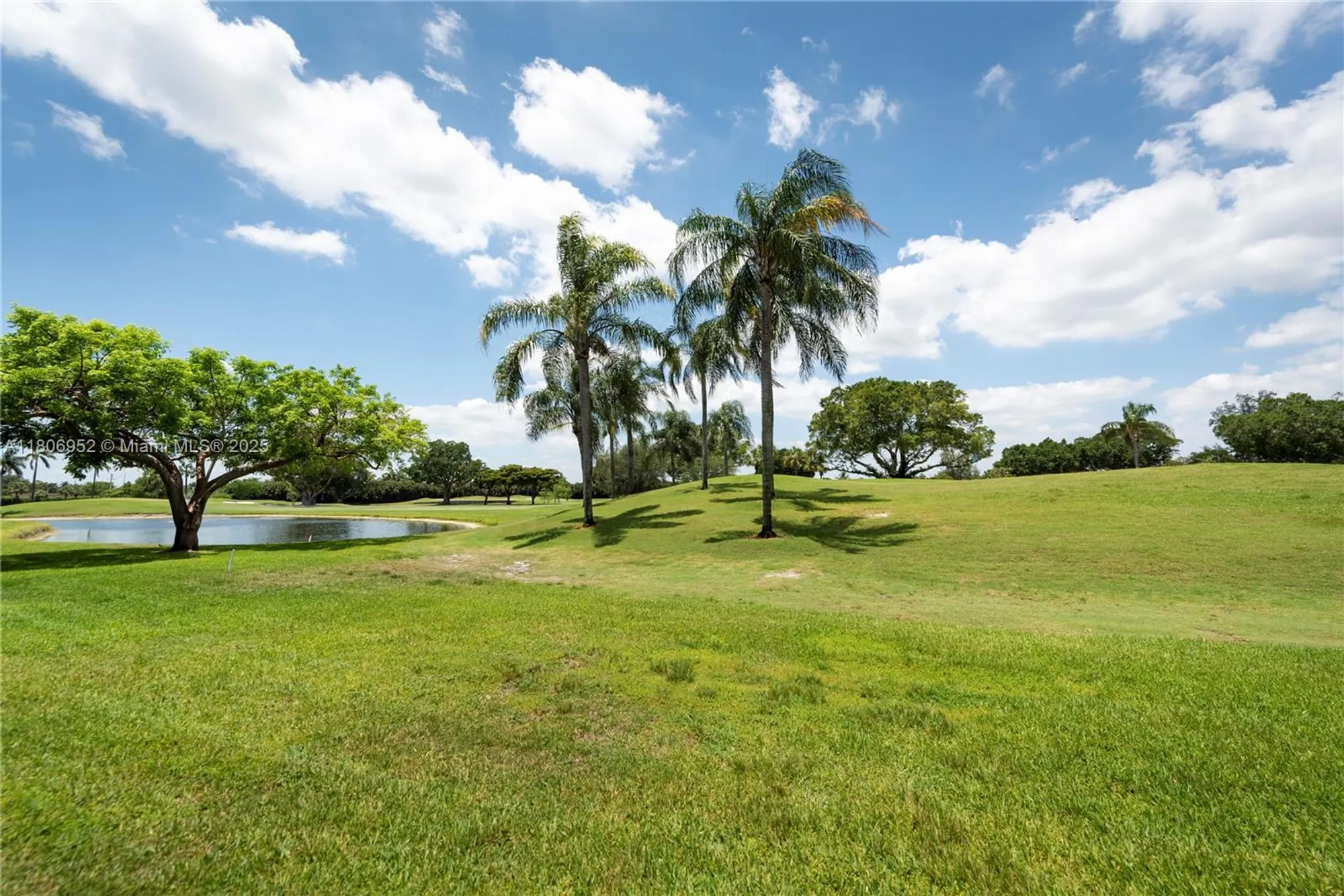 Property Slideshow image 21 of 47 | 9823 s hollybrook lake dr 105, Pembroke Pines, FL, 33025