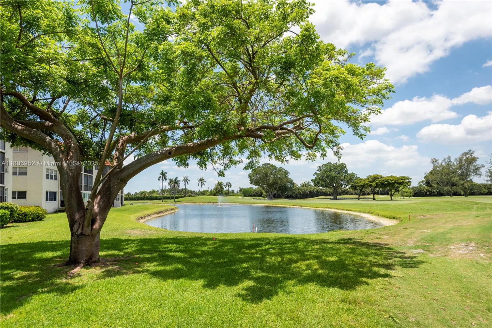 Property Slideshow image 22 of 47 | 9823 s hollybrook lake dr 105, Pembroke Pines, FL, 33025
