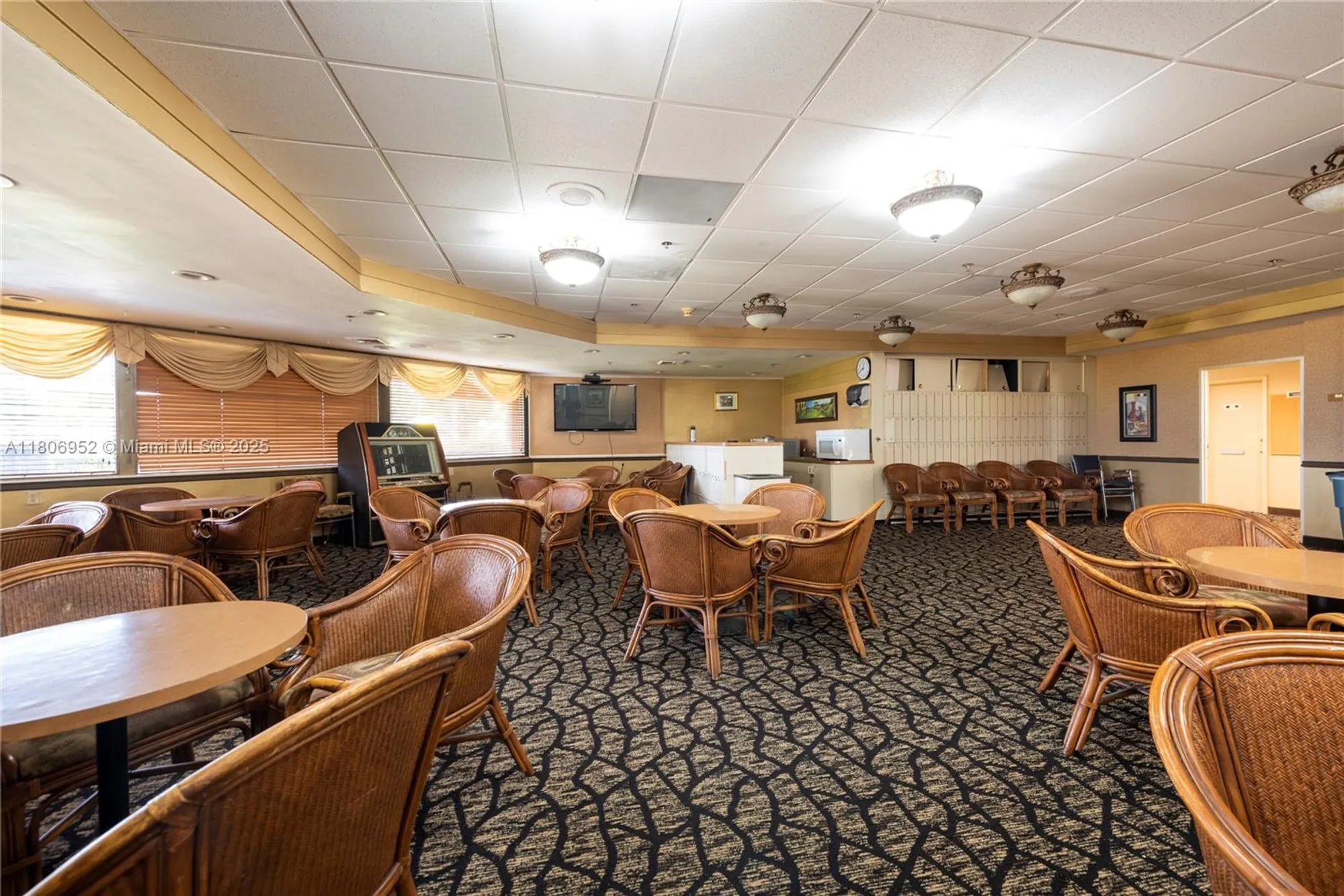 Property Slideshow image 34 of 47 | 9823 s hollybrook lake dr 105, Pembroke Pines, FL, 33025