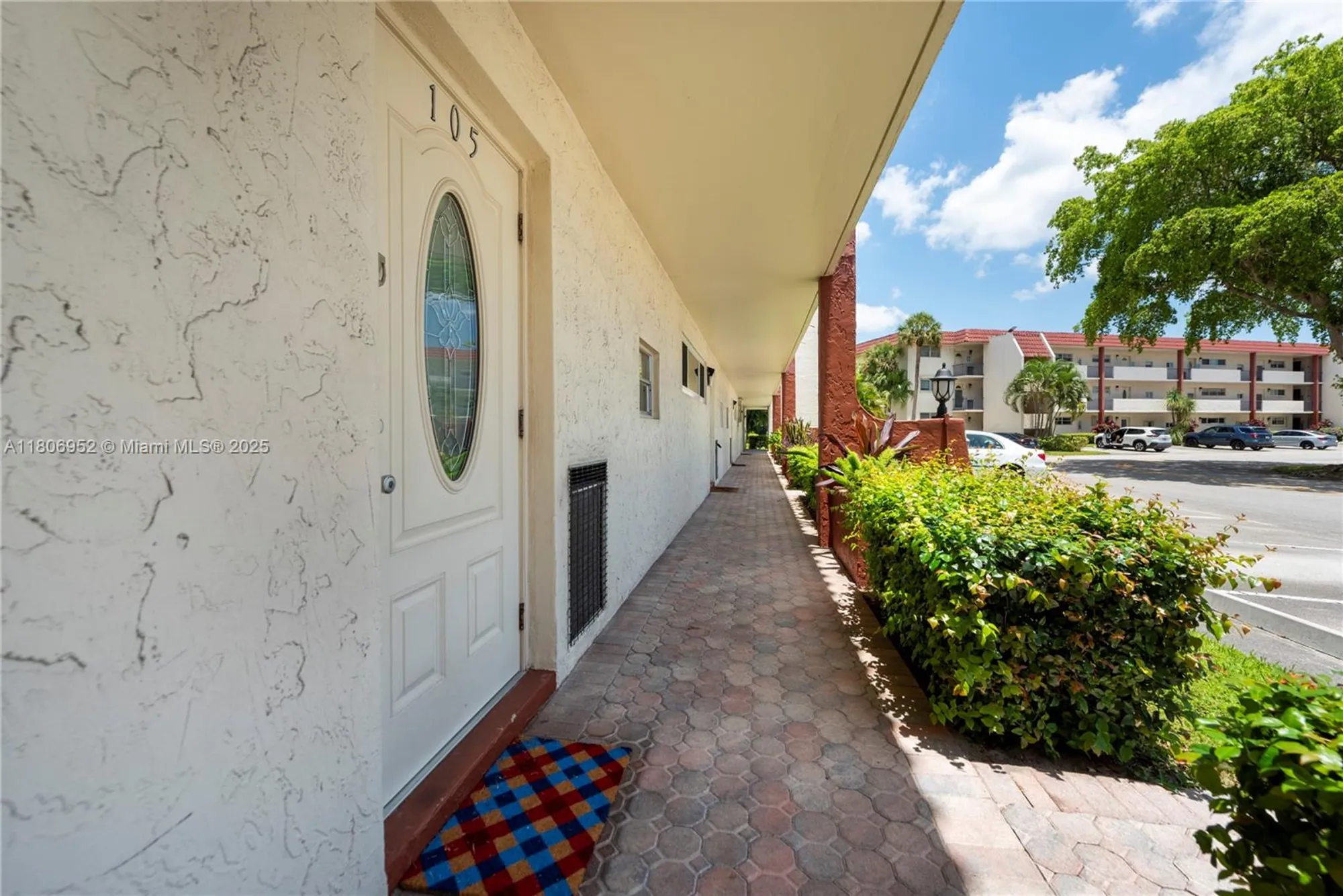 Property Slideshow image 3 of 47 | 9823 s hollybrook lake dr 105, Pembroke Pines, FL, 33025