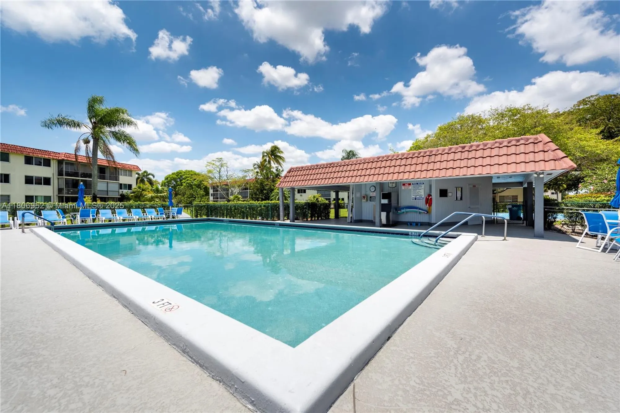 Property Slideshow image 33 of 47 | 9823 s hollybrook lake dr 105, Pembroke Pines, FL, 33025