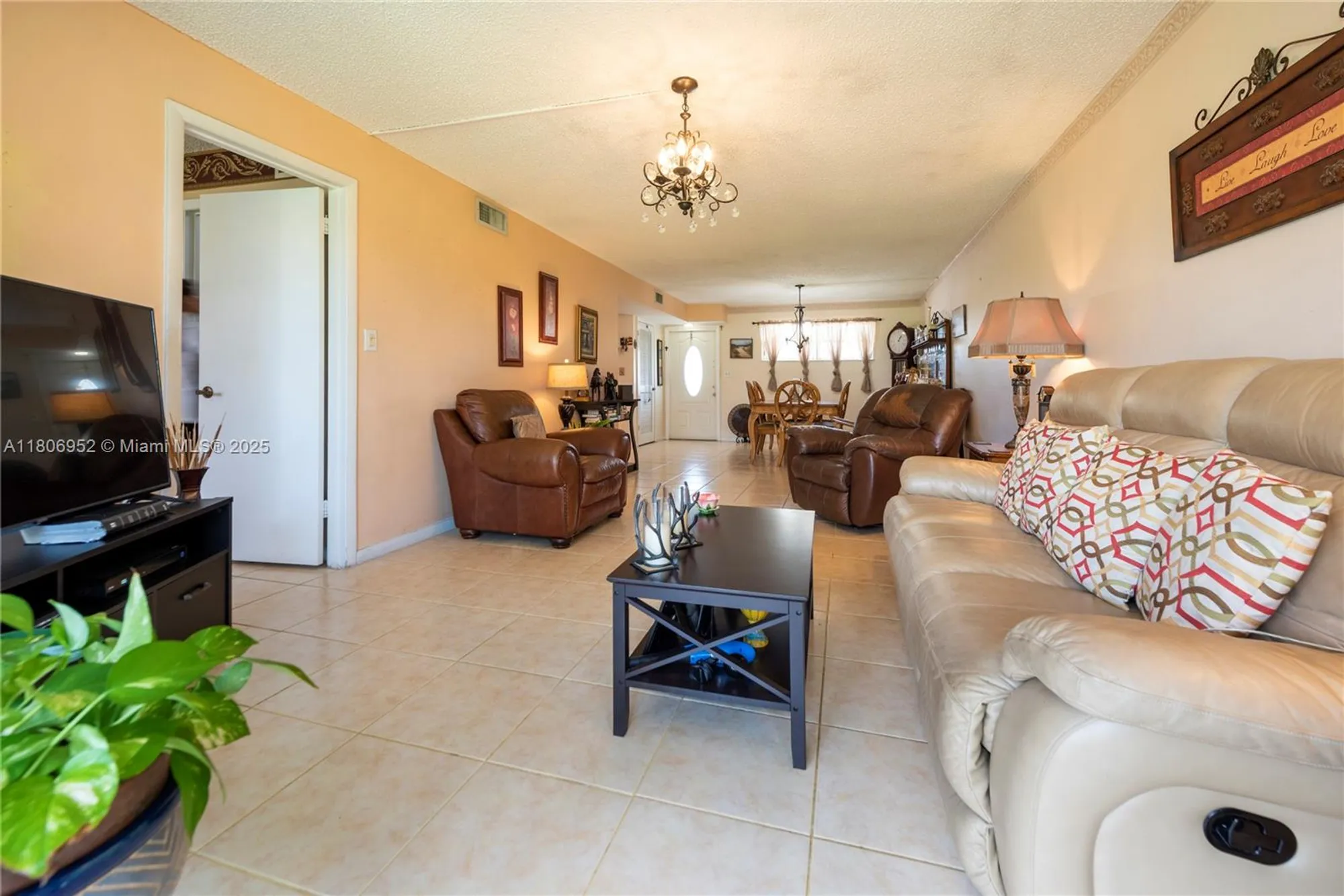 Property Slideshow image 6 of 47 | 9823 s hollybrook lake dr 105, Pembroke Pines, FL, 33025