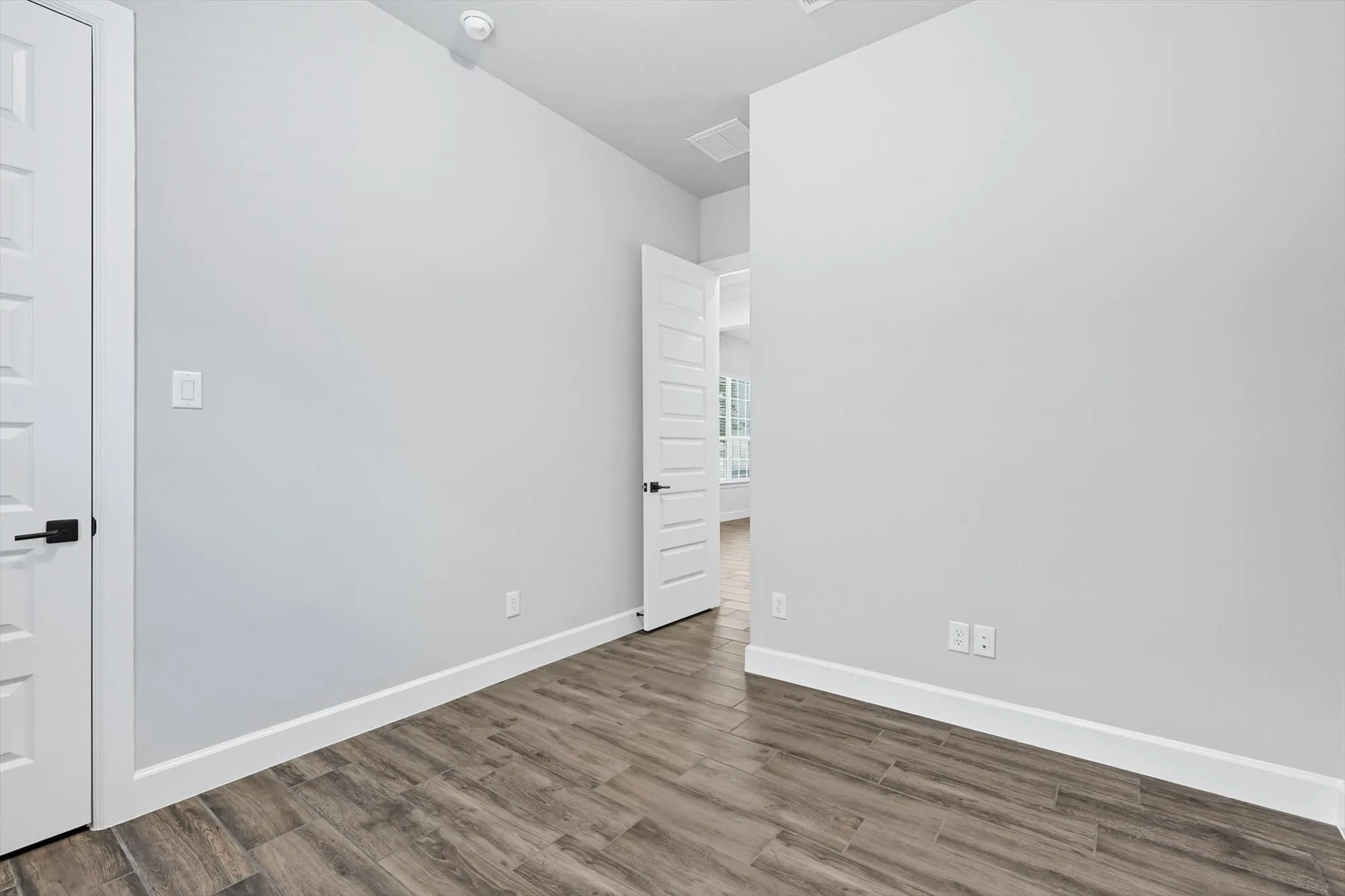 Property Slideshow image 15 of 38 | 4760 kings garden pkwy, Arlington, TX, 76005