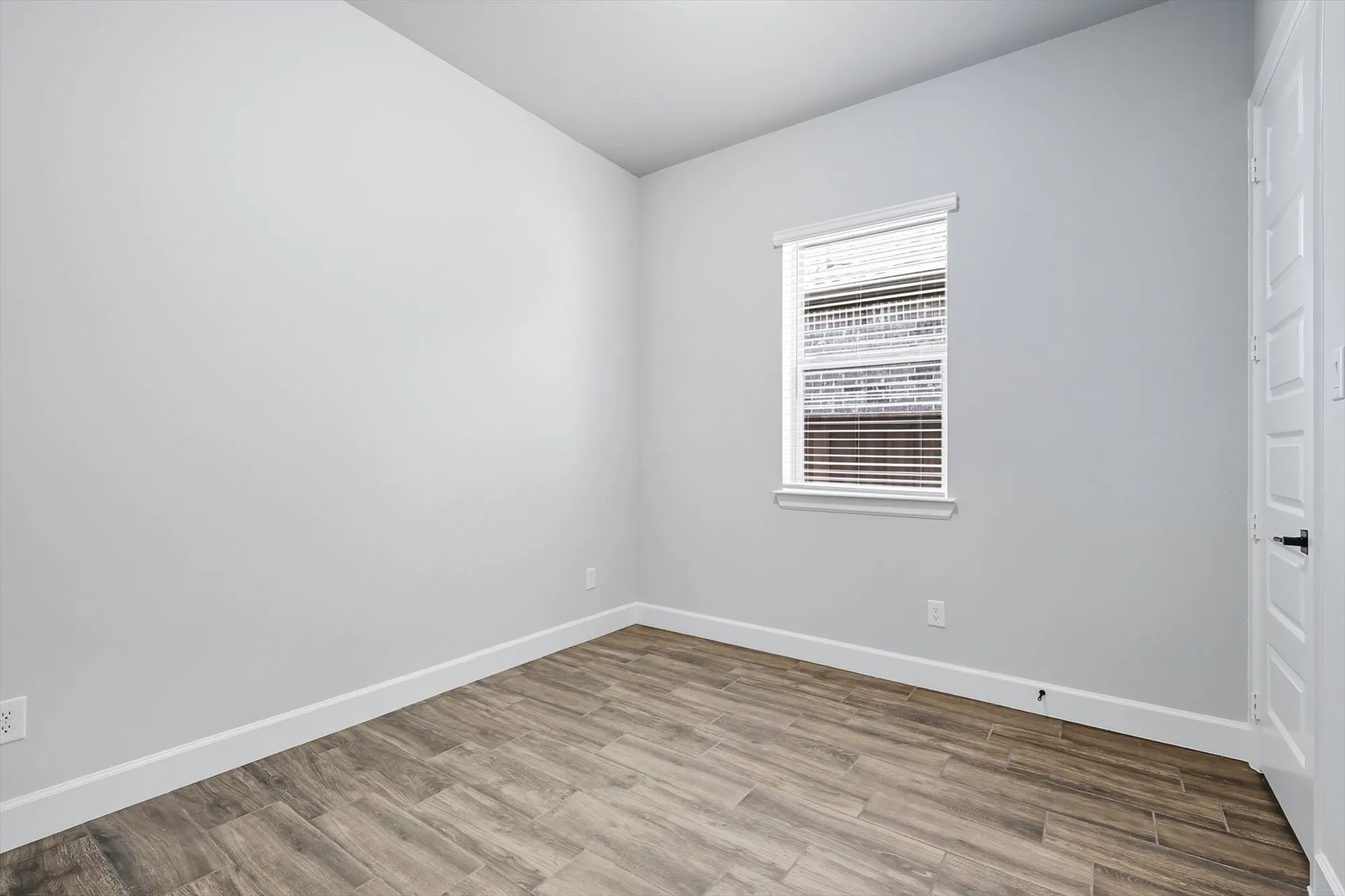 Property Slideshow image 16 of 38 | 4760 kings garden pkwy, Arlington, TX, 76005