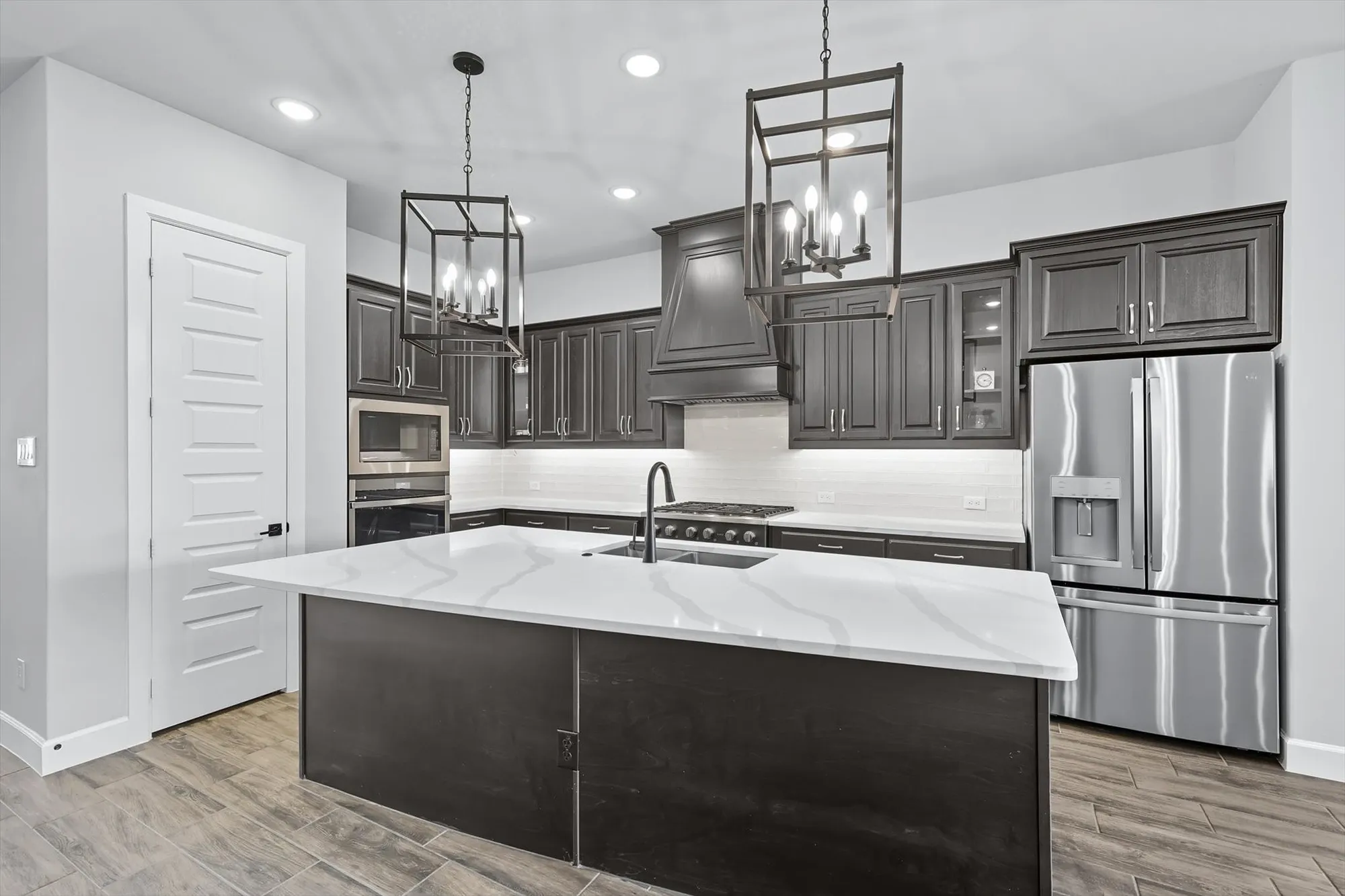 Property Slideshow image 10 of 38 | 4760 kings garden pkwy, Arlington, TX, 76005