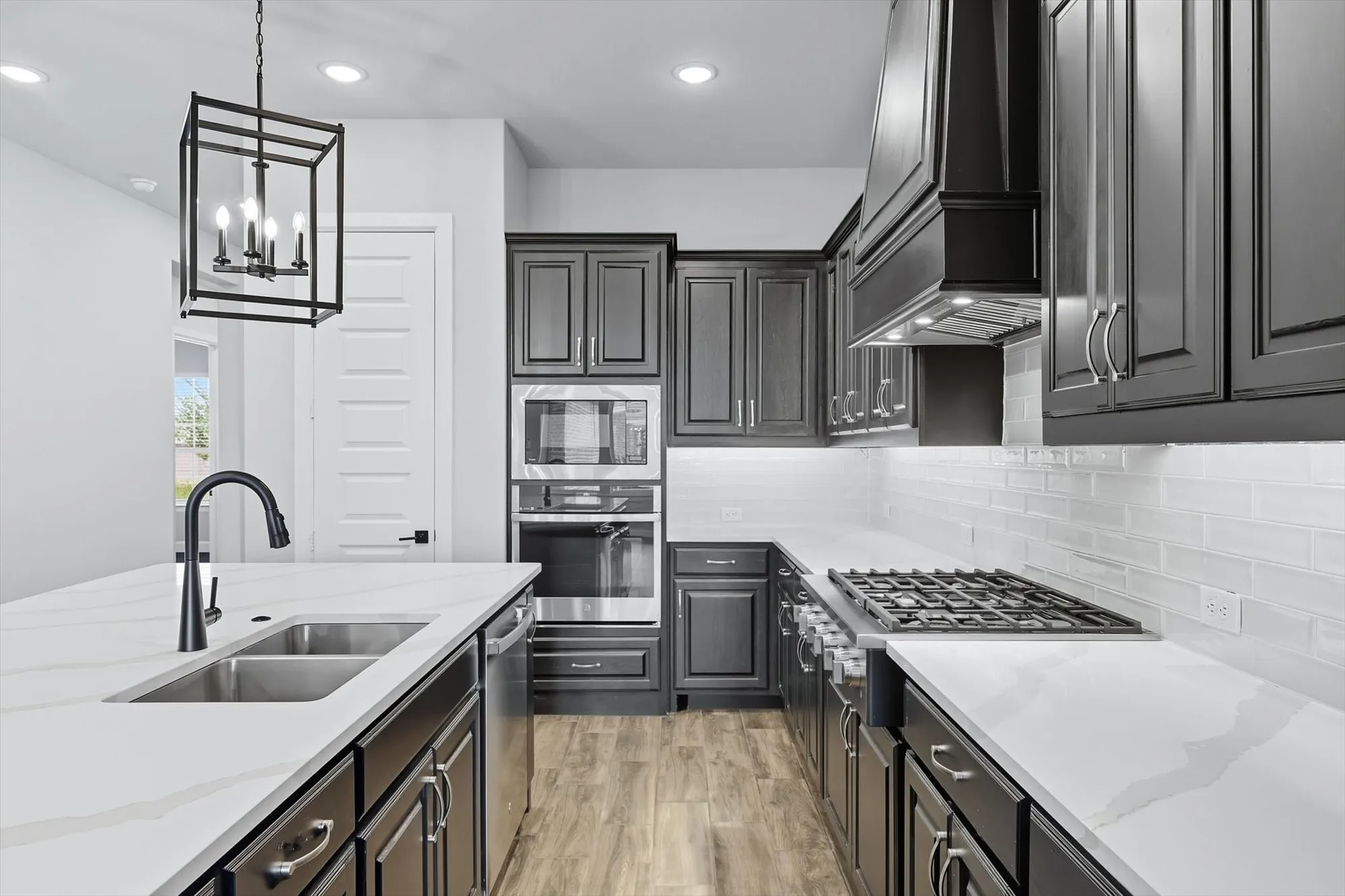 Property Slideshow image 11 of 38 | 4760 kings garden pkwy, Arlington, TX, 76005