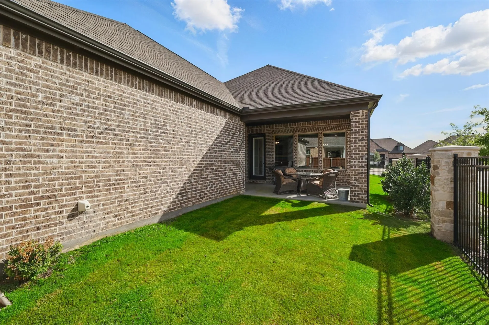 Property Slideshow image 25 of 38 | 4760 kings garden pkwy, Arlington, TX, 76005