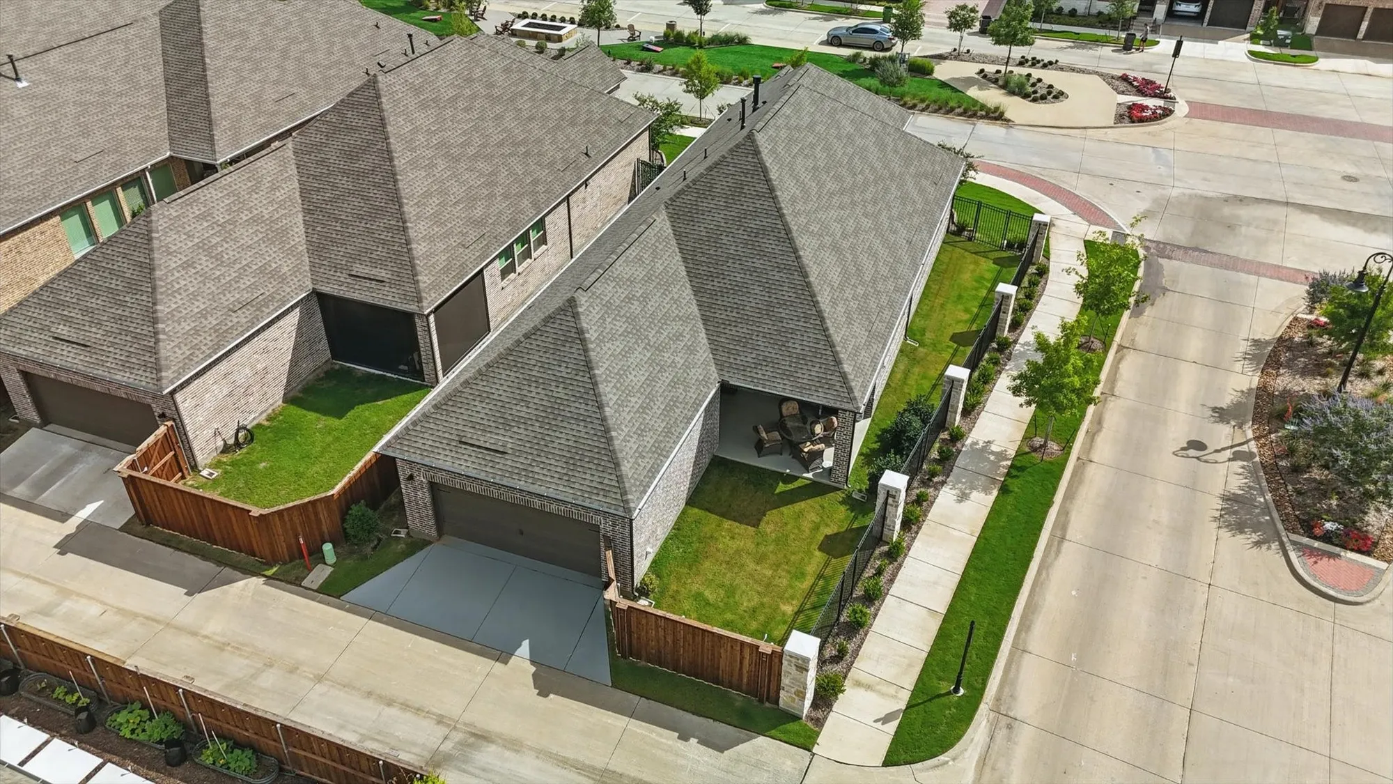 Property Slideshow image 27 of 38 | 4760 kings garden pkwy, Arlington, TX, 76005