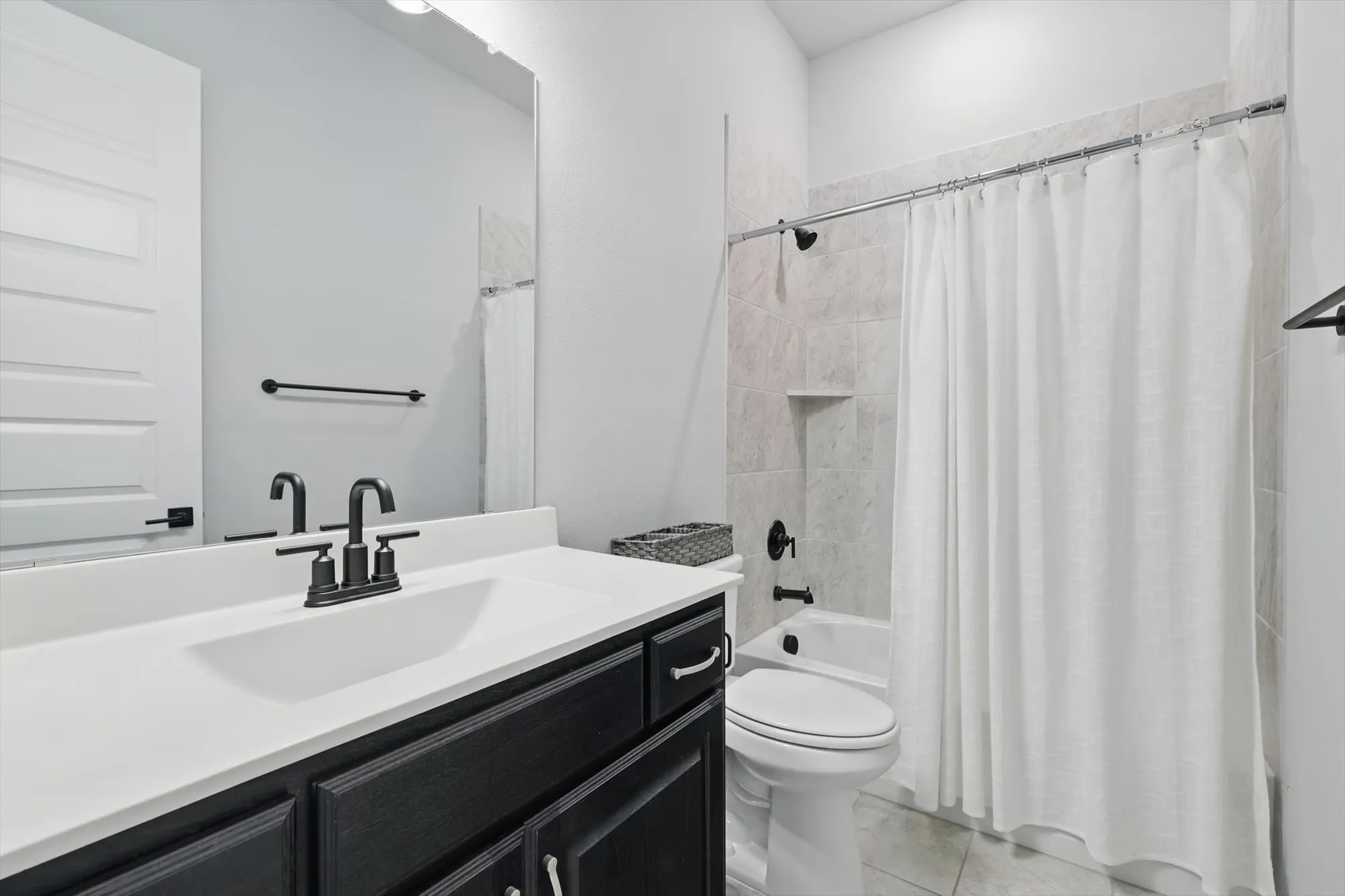 Property Slideshow image 20 of 38 | 4760 kings garden pkwy, Arlington, TX, 76005