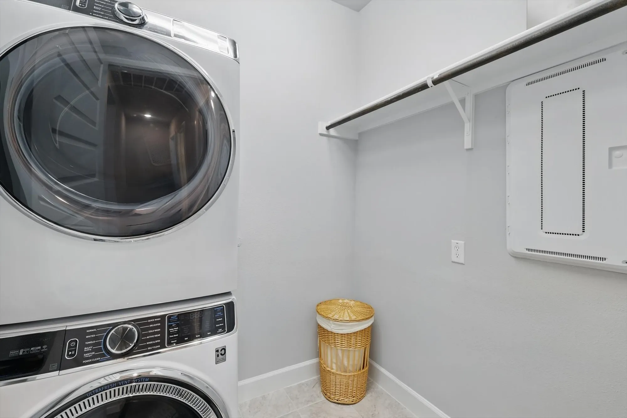 Property Slideshow image 21 of 38 | 4760 kings garden pkwy, Arlington, TX, 76005