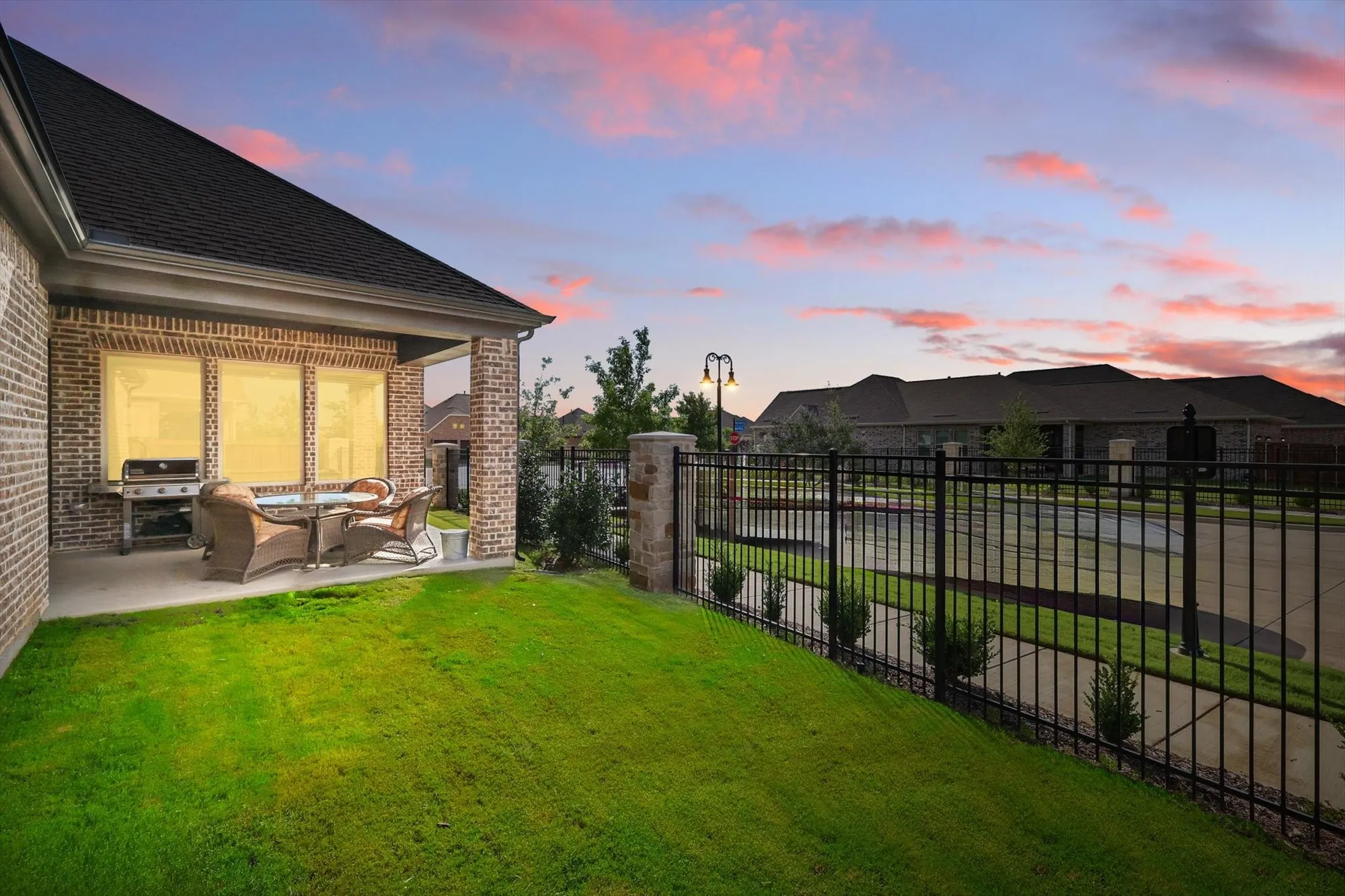 Property Slideshow image 22 of 38 | 4760 kings garden pkwy, Arlington, TX, 76005