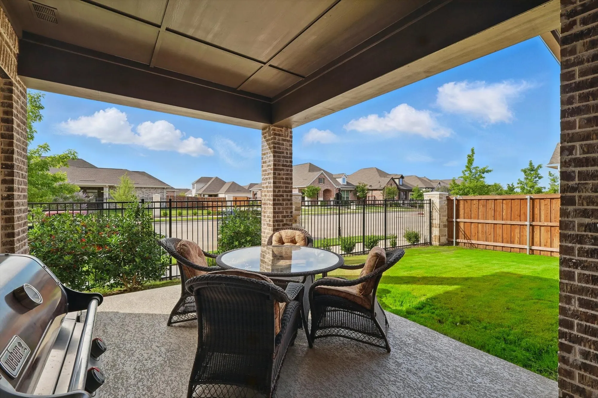 Property Slideshow image 23 of 38 | 4760 kings garden pkwy, Arlington, TX, 76005
