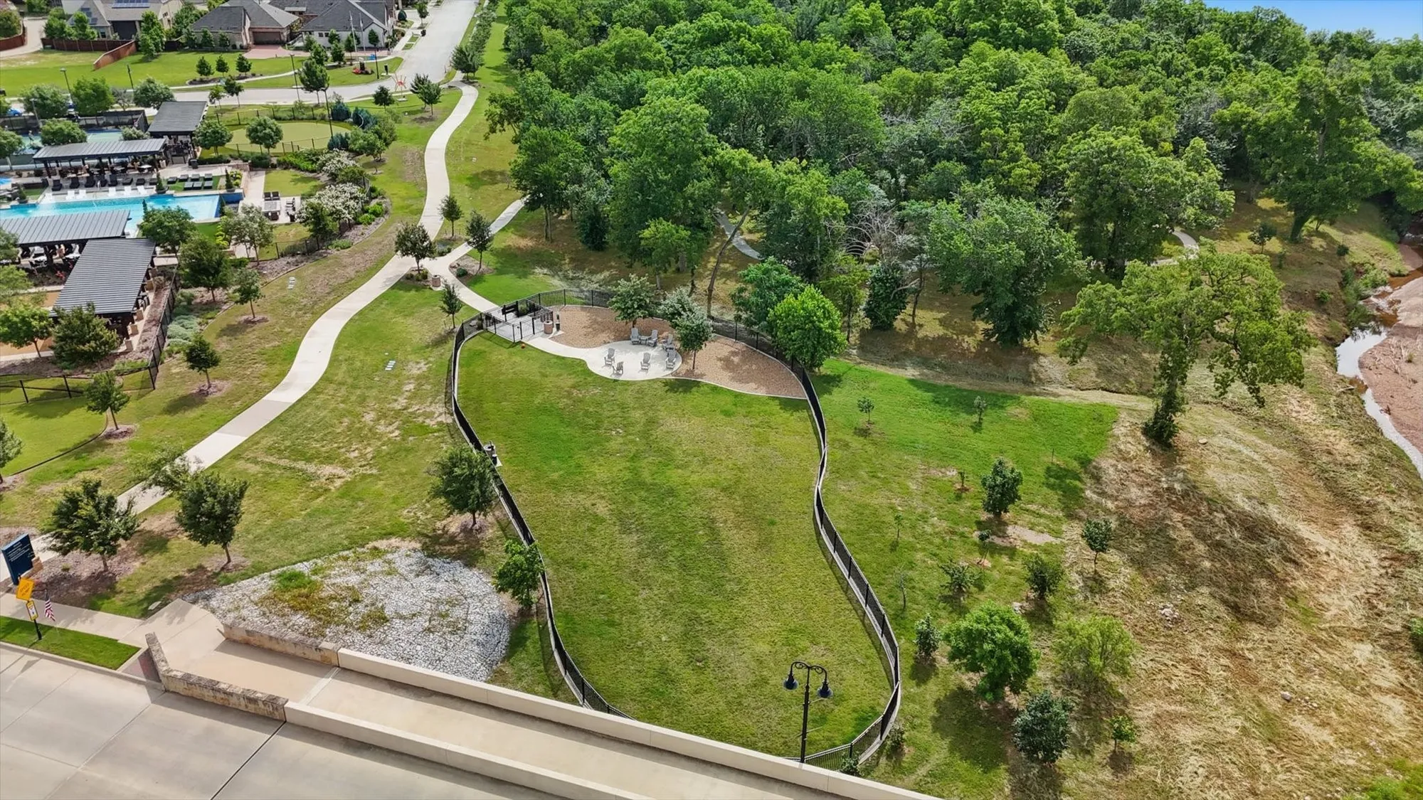 Property Slideshow image 30 of 38 | 4760 kings garden pkwy, Arlington, TX, 76005