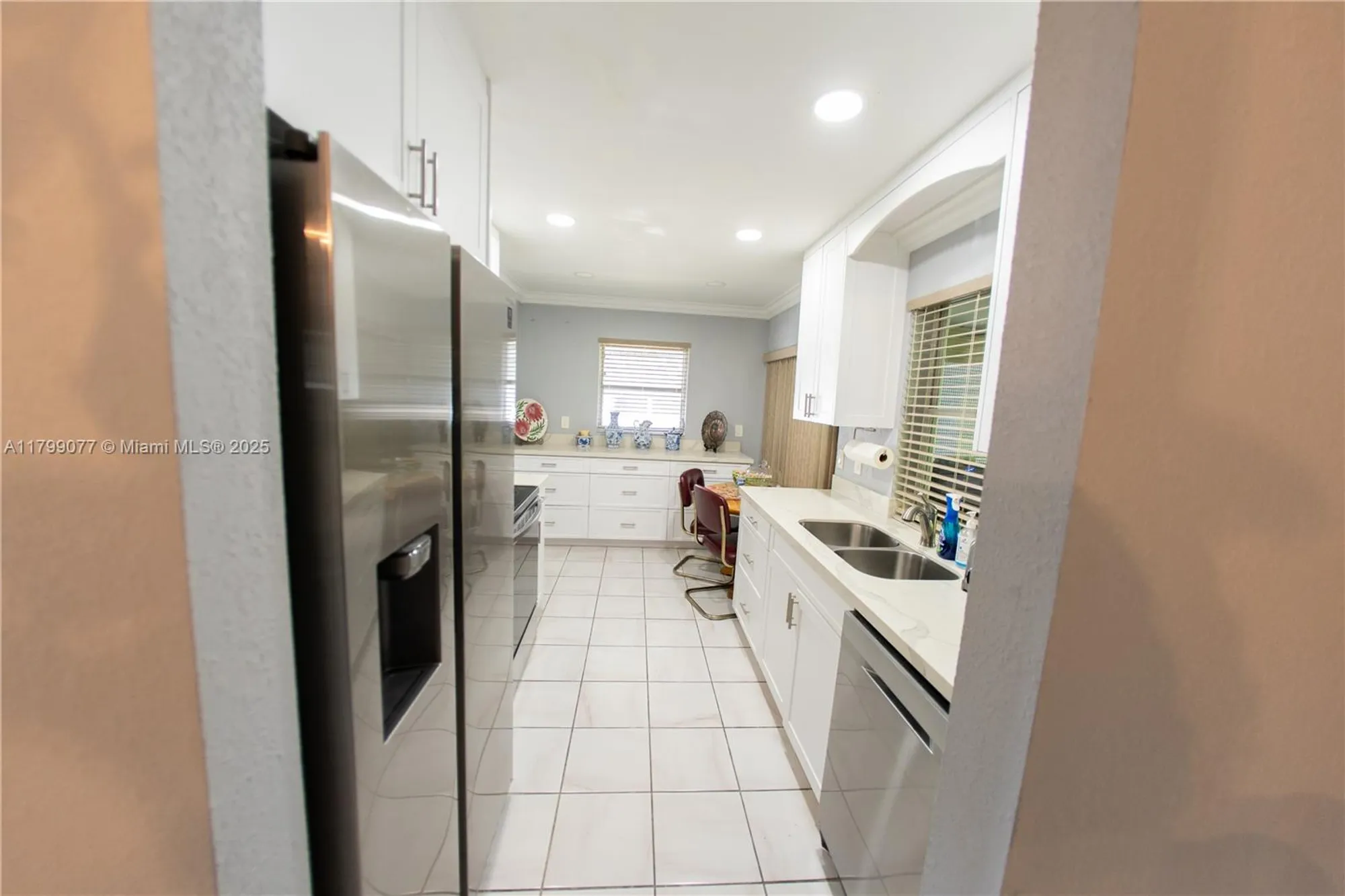 Property Slideshow image 5 of 14 | 1175 nw 90th way, Plantation, FL, 33322