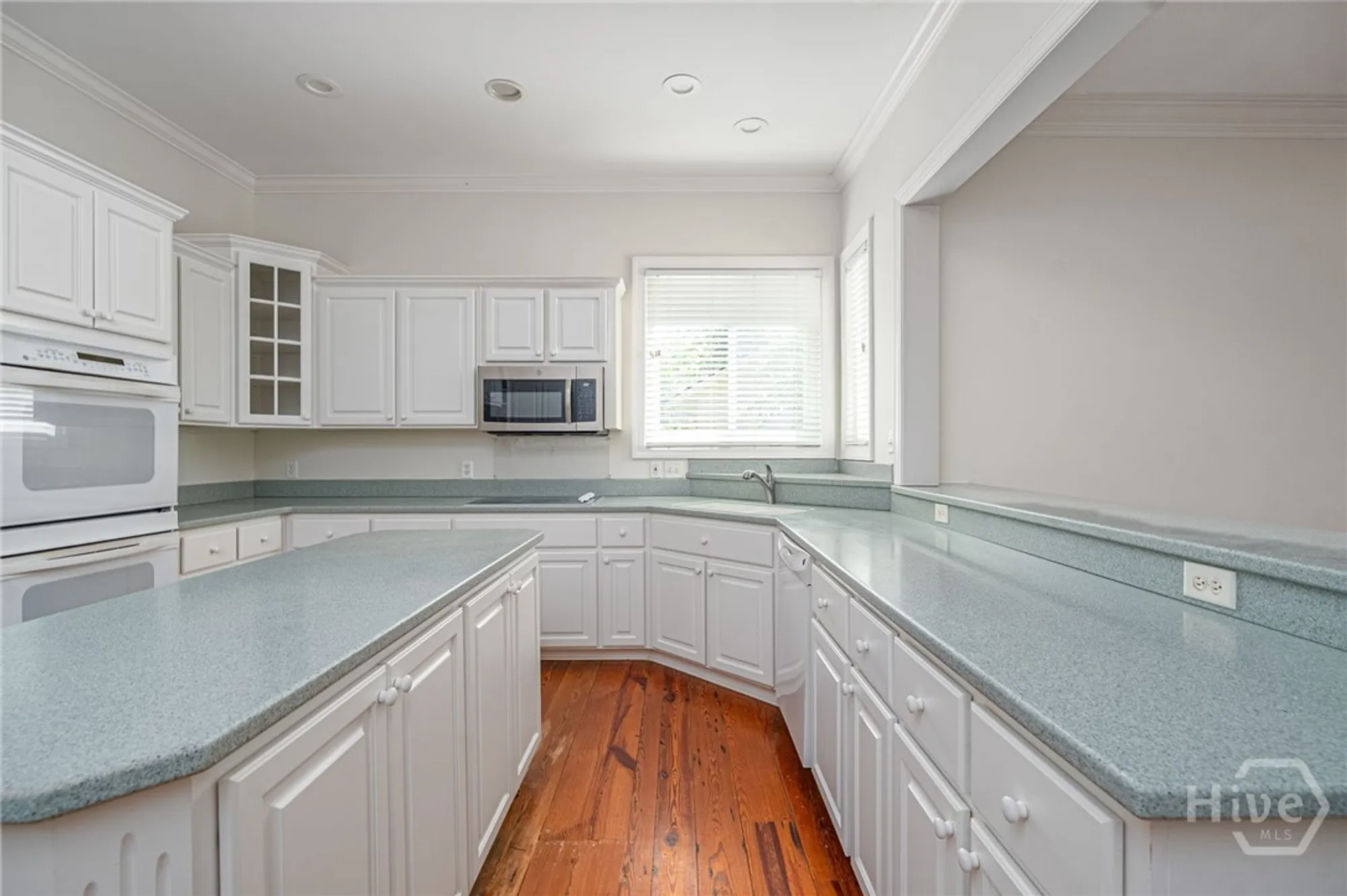 Property Slideshow image 15 of 47 | 2 franklin creek rd s, Savannah, GA, 31411