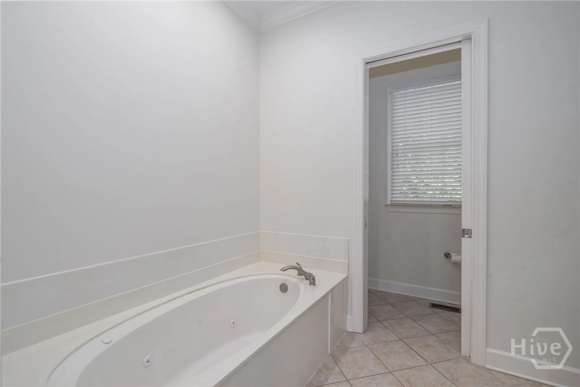 Property Slideshow image 26 of 47 | 2 franklin creek rd s, Savannah, GA, 31411