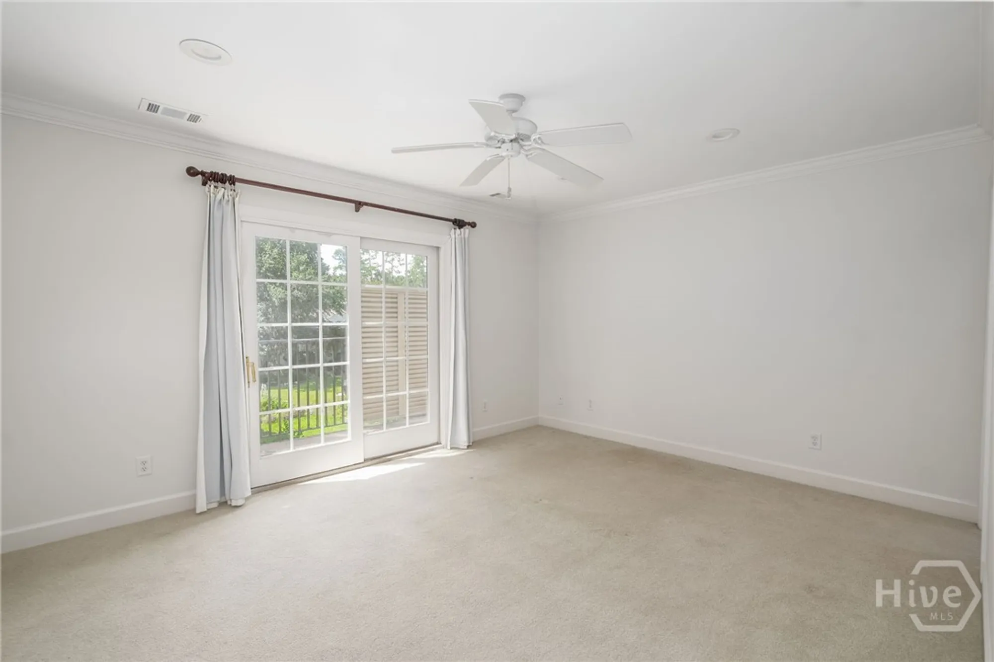 Property Slideshow image 32 of 47 | 2 franklin creek rd s, Savannah, GA, 31411