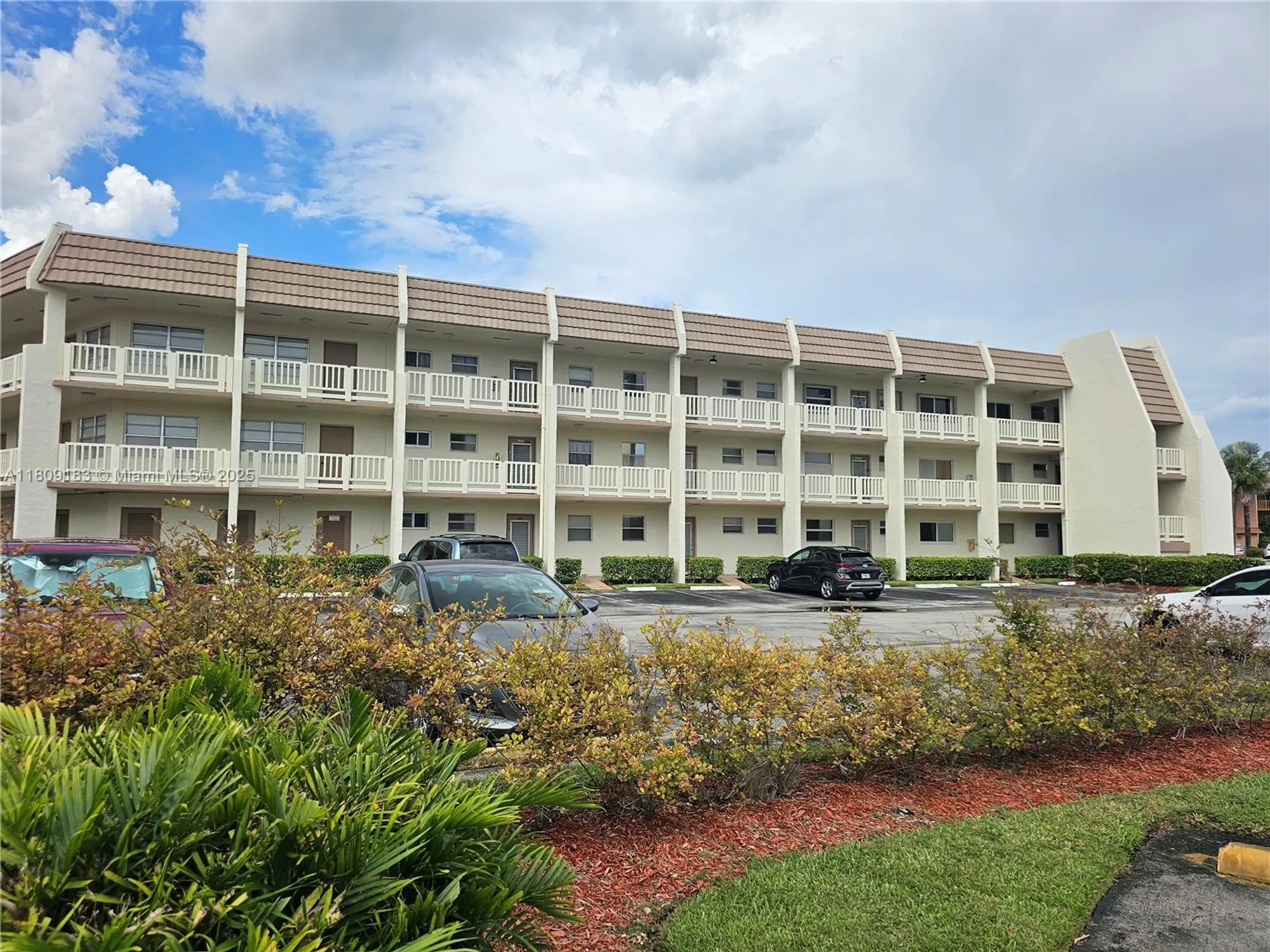 Property Slideshow image 29 of 35 | 6850 r o y a l palm bl 209-g, Margate, FL, 33063