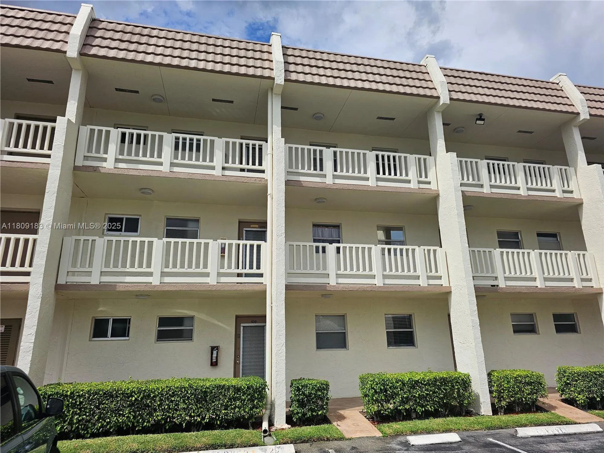 Property Slideshow image 30 of 35 | 6850 r o y a l palm bl 209-g, Margate, FL, 33063