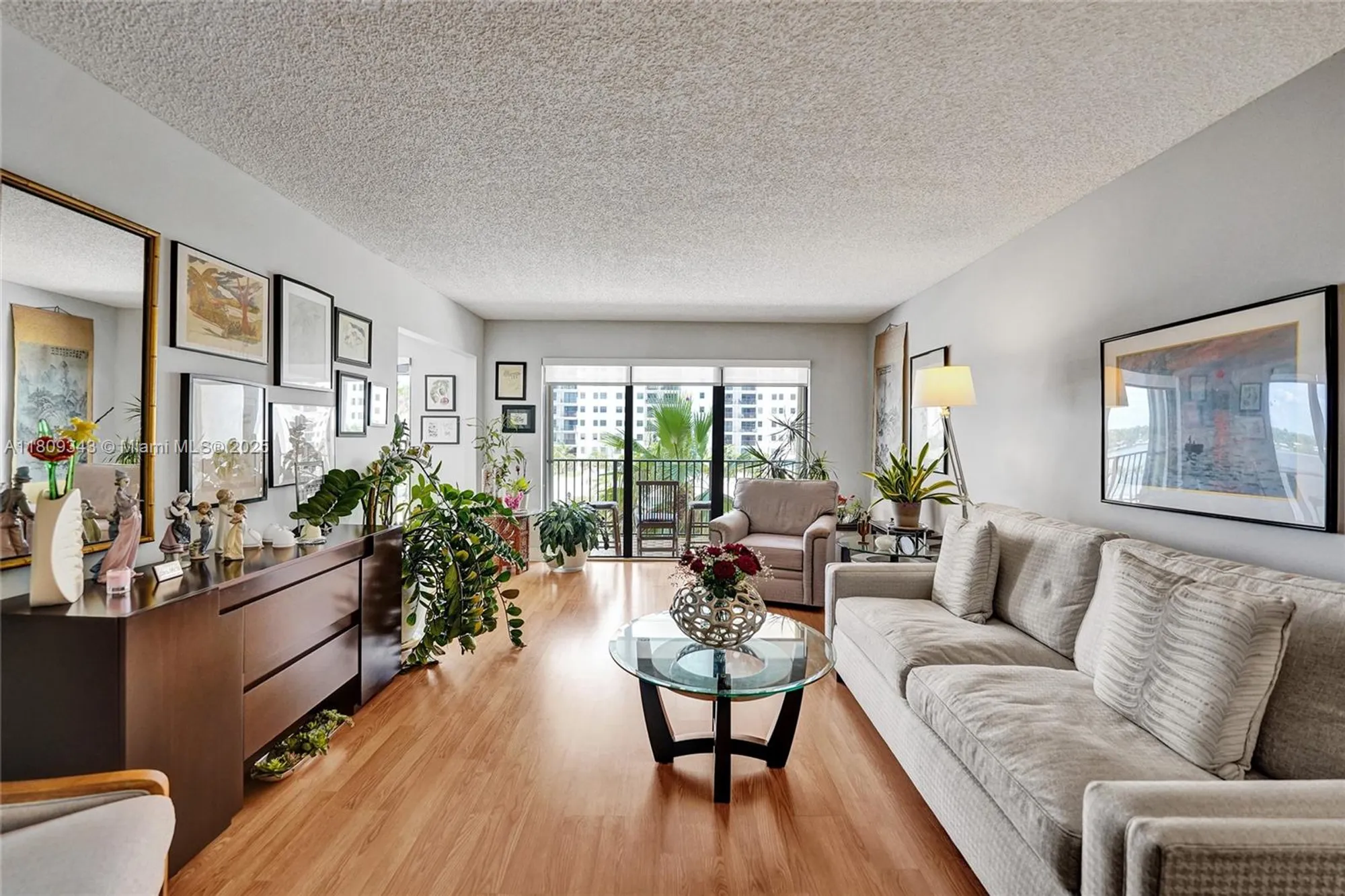 Property Slideshow image 12 of 80 | 1201 s ocean dr 609s, Hollywood, FL, 33019