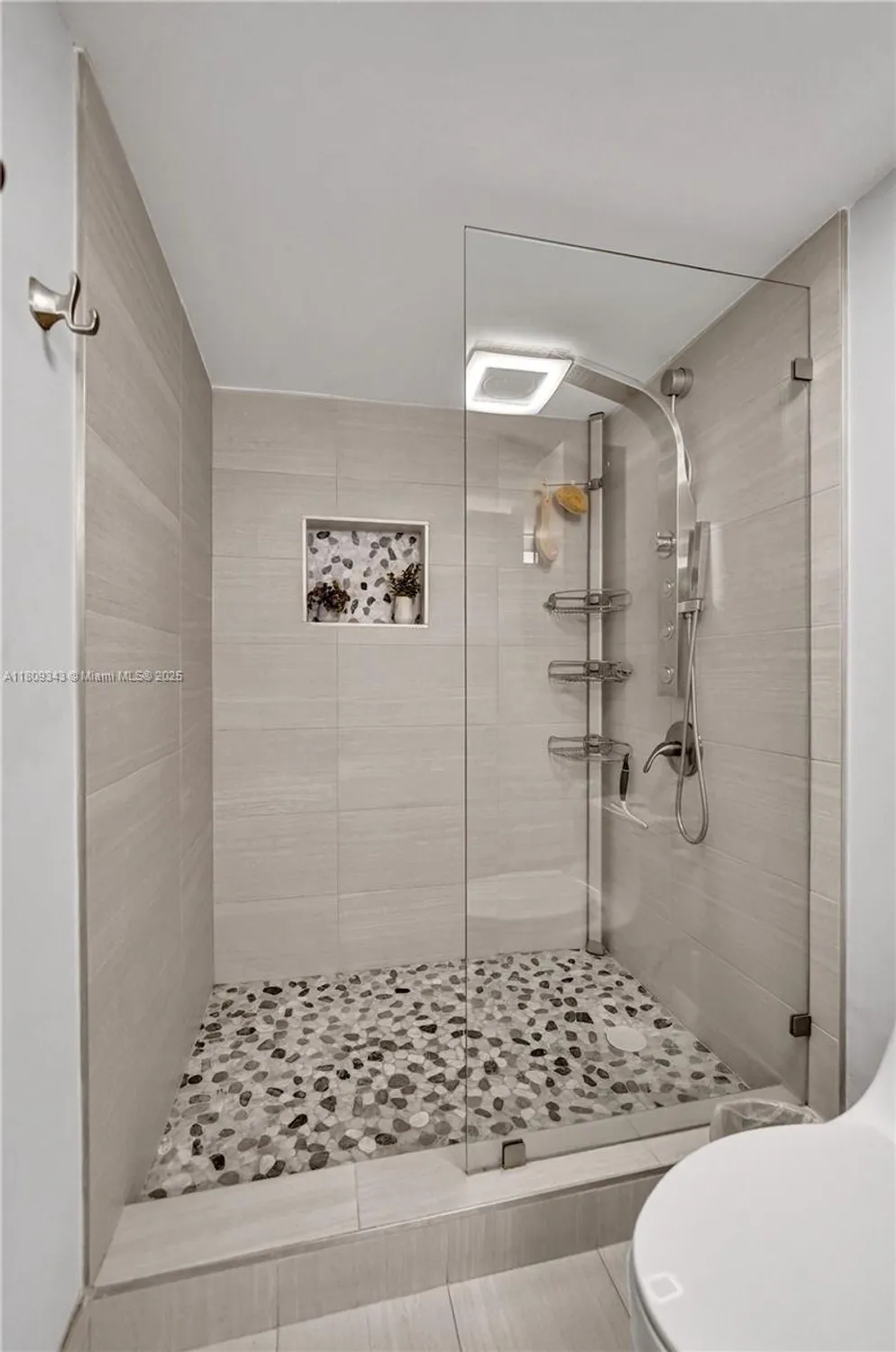 Property Slideshow image 4 of 80 | 1201 s ocean dr 609s, Hollywood, FL, 33019