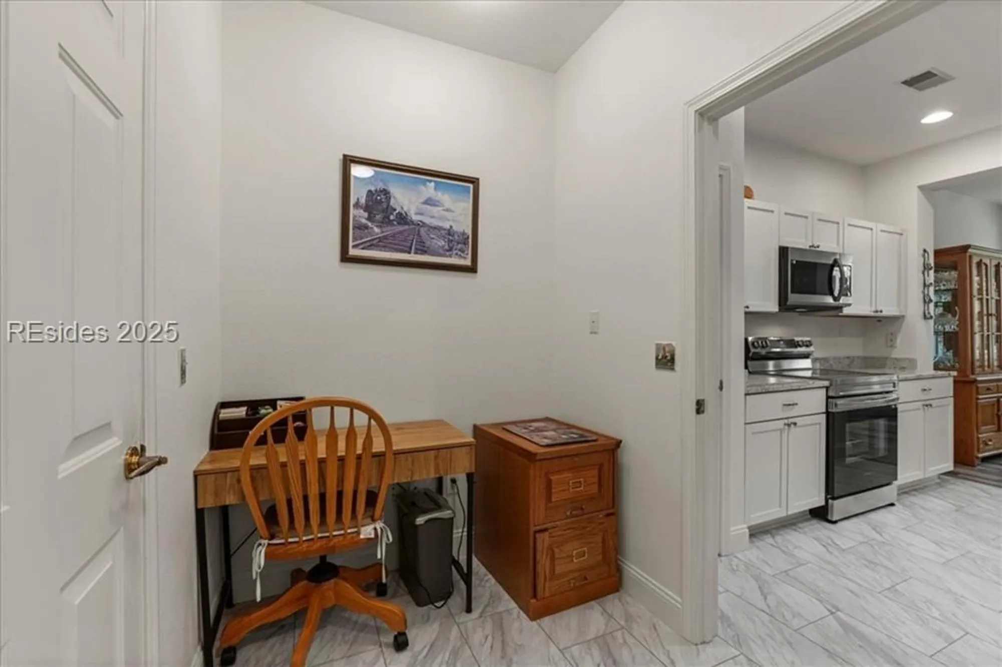 Property Slideshow image 12 of 24 | 61 hampton cir, Bluffton, SC, 29909