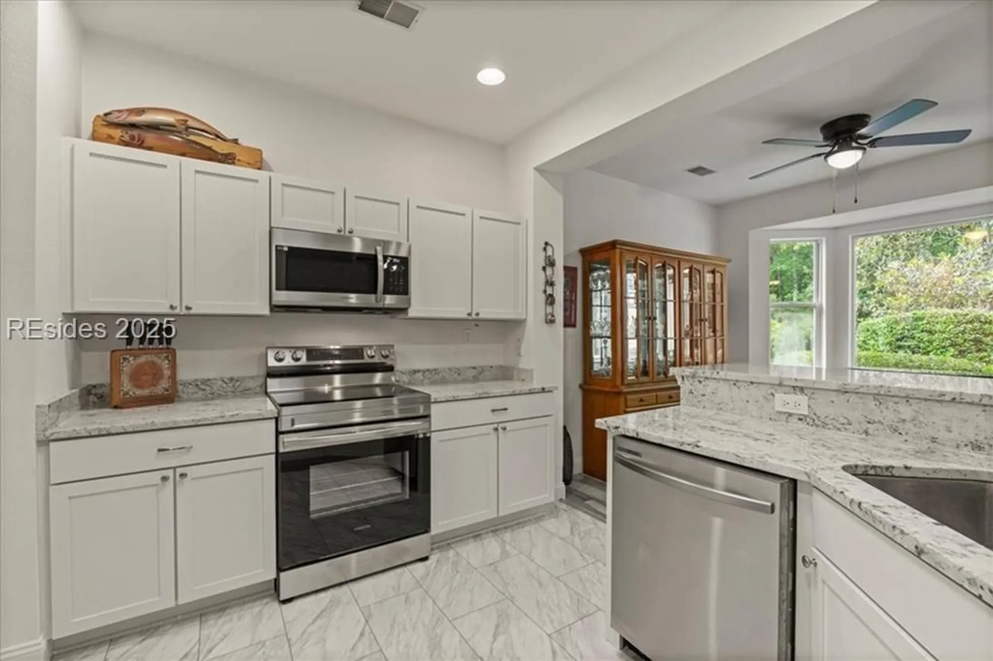 Property Slideshow image 9 of 24 | 61 hampton cir, Bluffton, SC, 29909