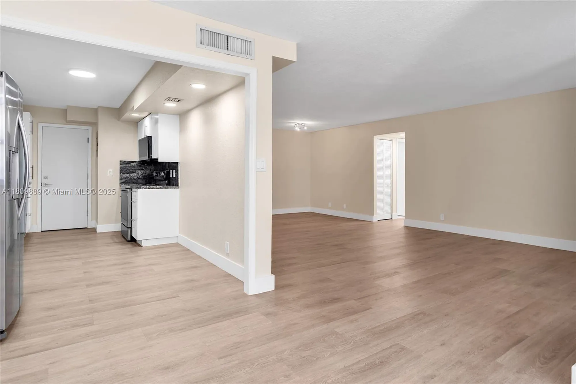 Property Slideshow image 15 of 48 | 1904 s ocean dr 1004, Hallandale Beach, FL, 33009