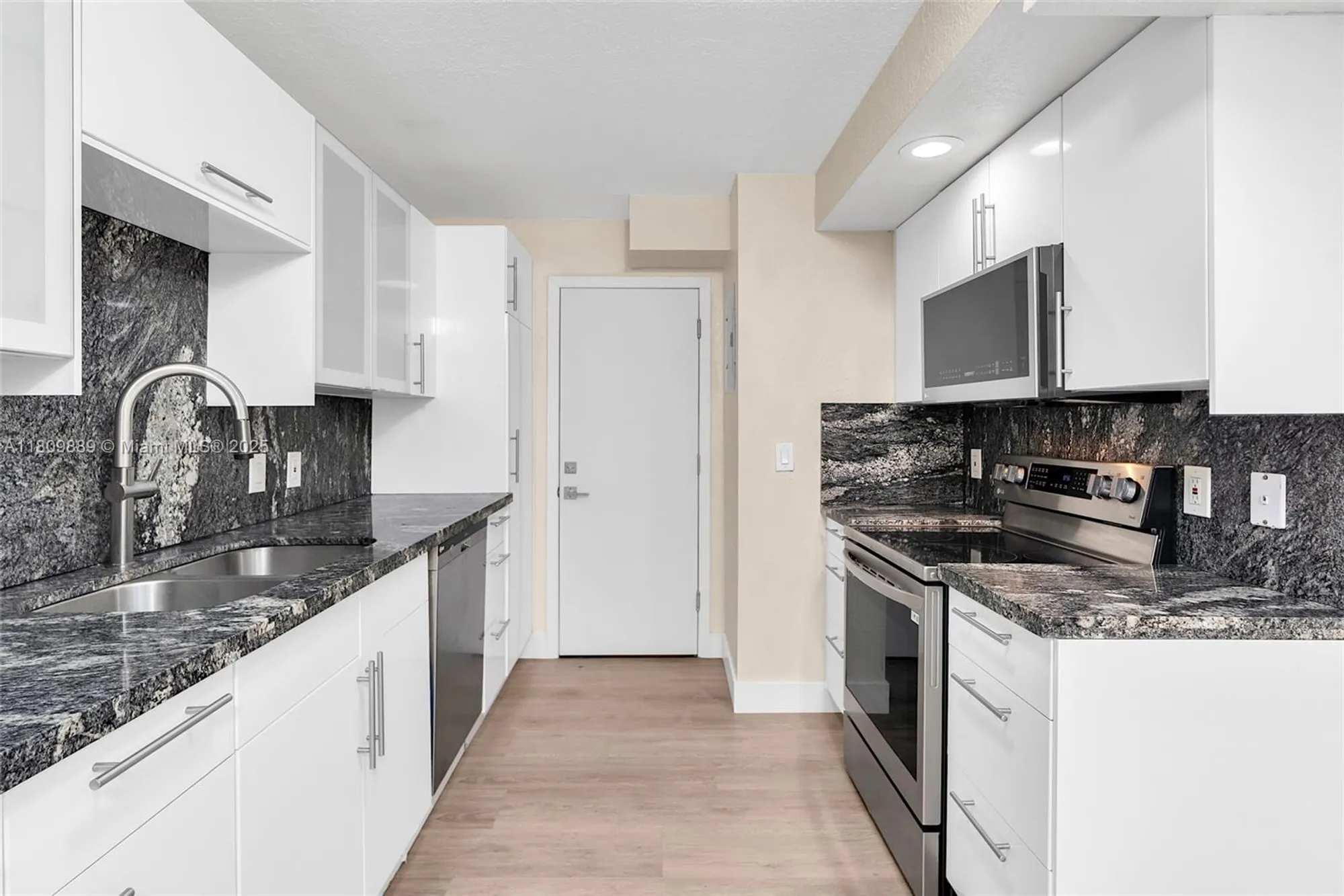 Property Slideshow image 17 of 48 | 1904 s ocean dr 1004, Hallandale Beach, FL, 33009