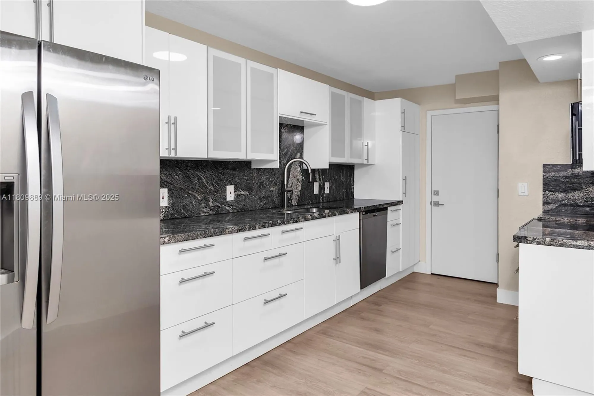 Property Slideshow image 18 of 48 | 1904 s ocean dr 1004, Hallandale Beach, FL, 33009