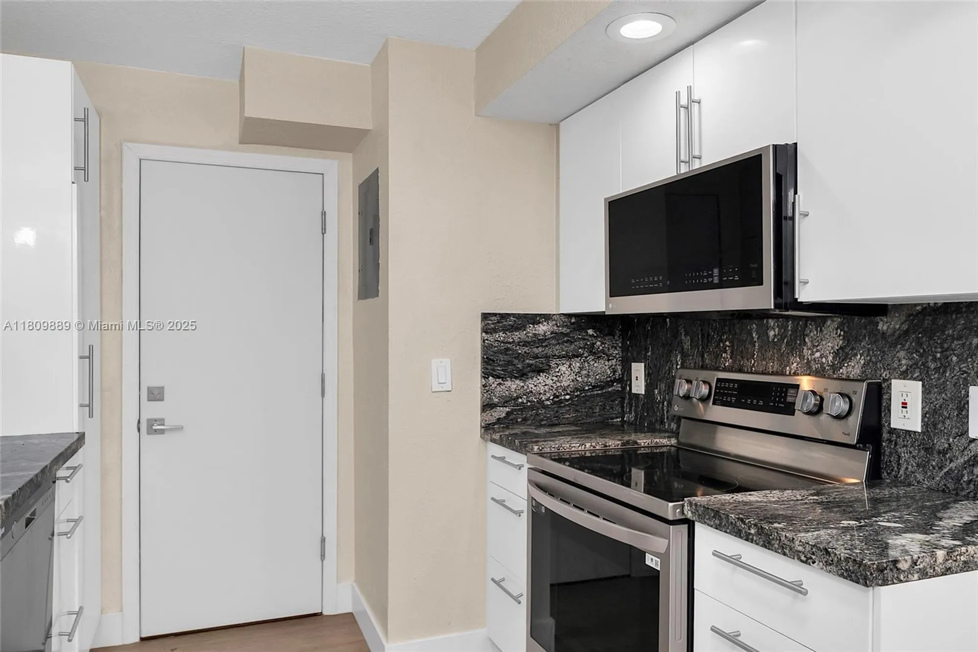 Property Slideshow image 19 of 48 | 1904 s ocean dr 1004, Hallandale Beach, FL, 33009