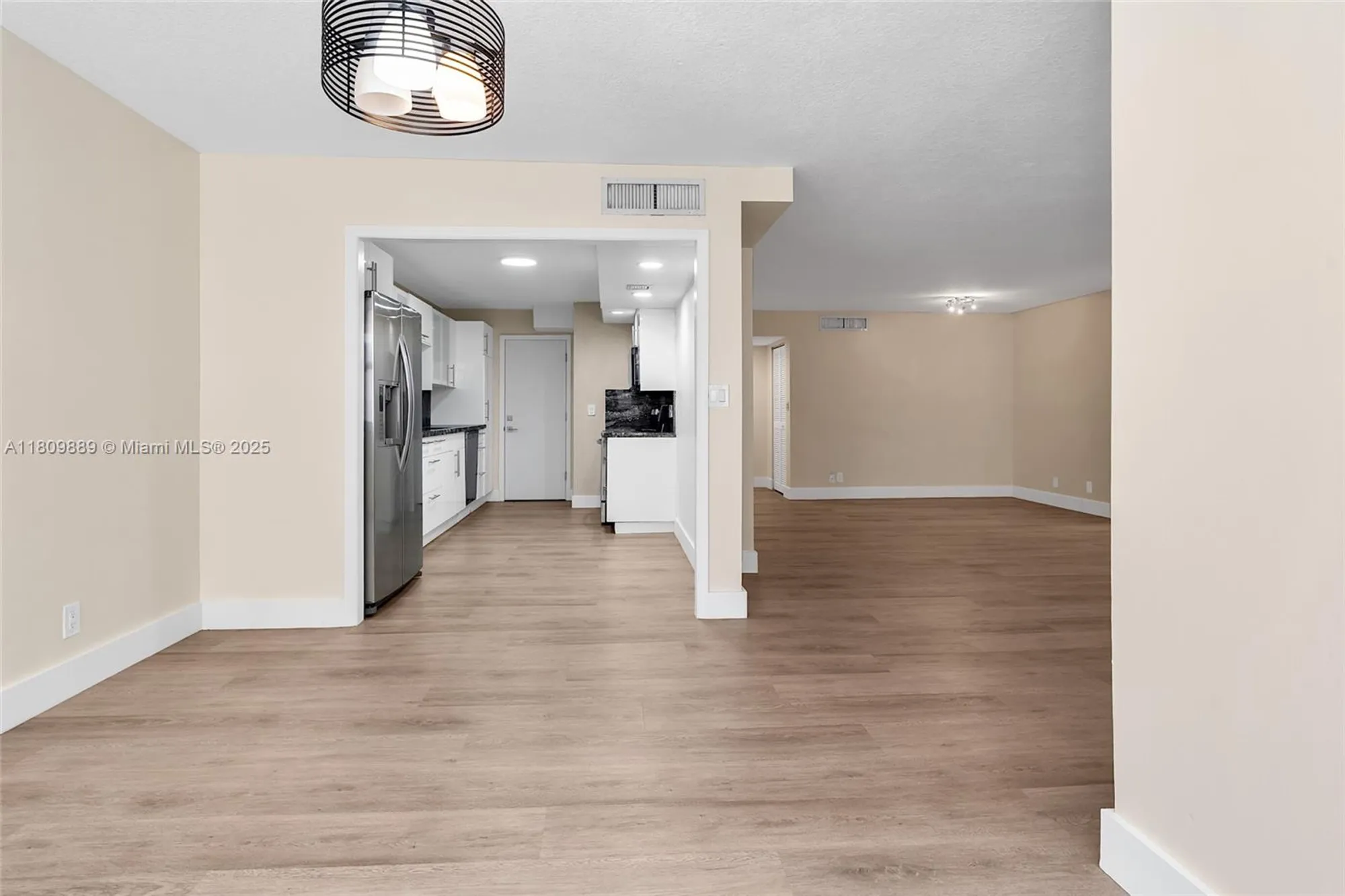 Property Slideshow image 13 of 48 | 1904 s ocean dr 1004, Hallandale Beach, FL, 33009